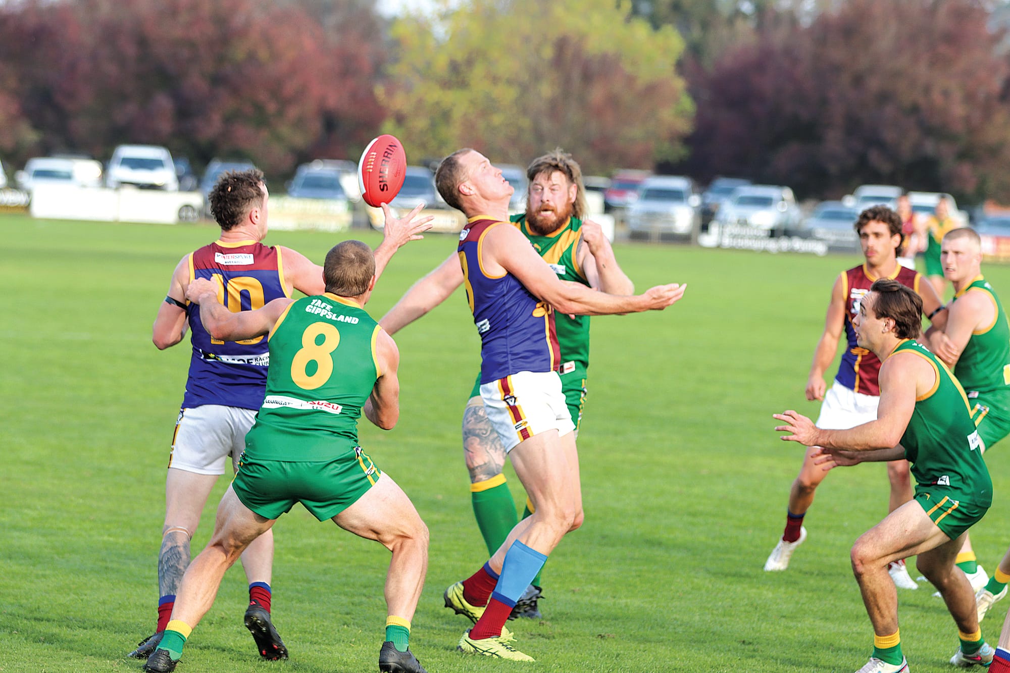Ben Willis returns to Senior action for Leongatha in a tough contest against Moe, the Lions’ Trent Baldi ready to seize the Sherrin on this occasion. A39_1825