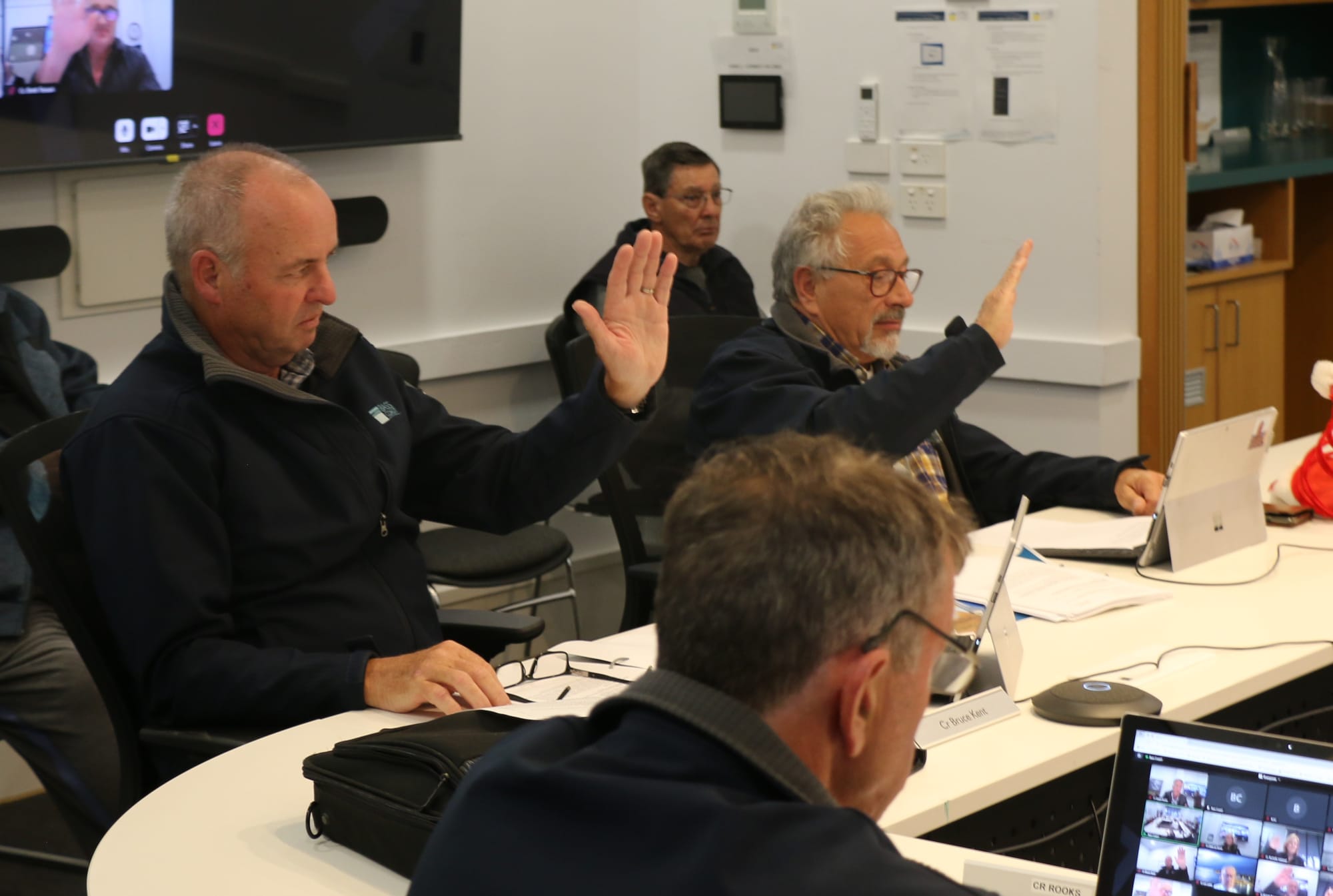 Cr Bruce Kent announces shock resignation