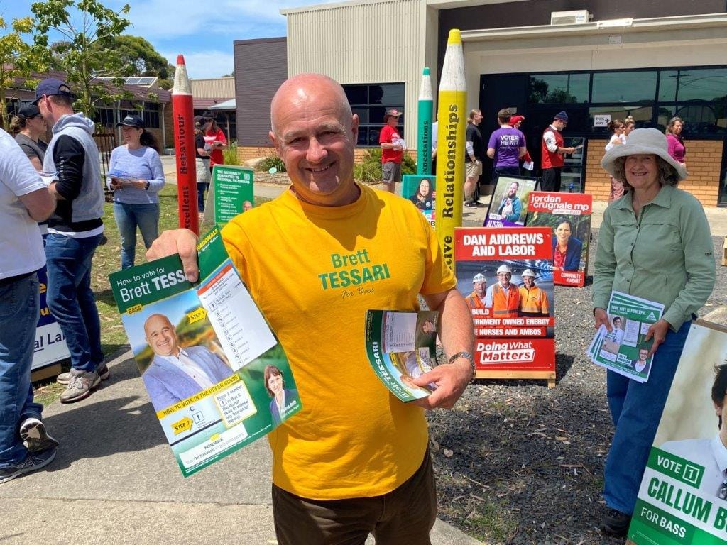 Long queues and confusion with change in the wind