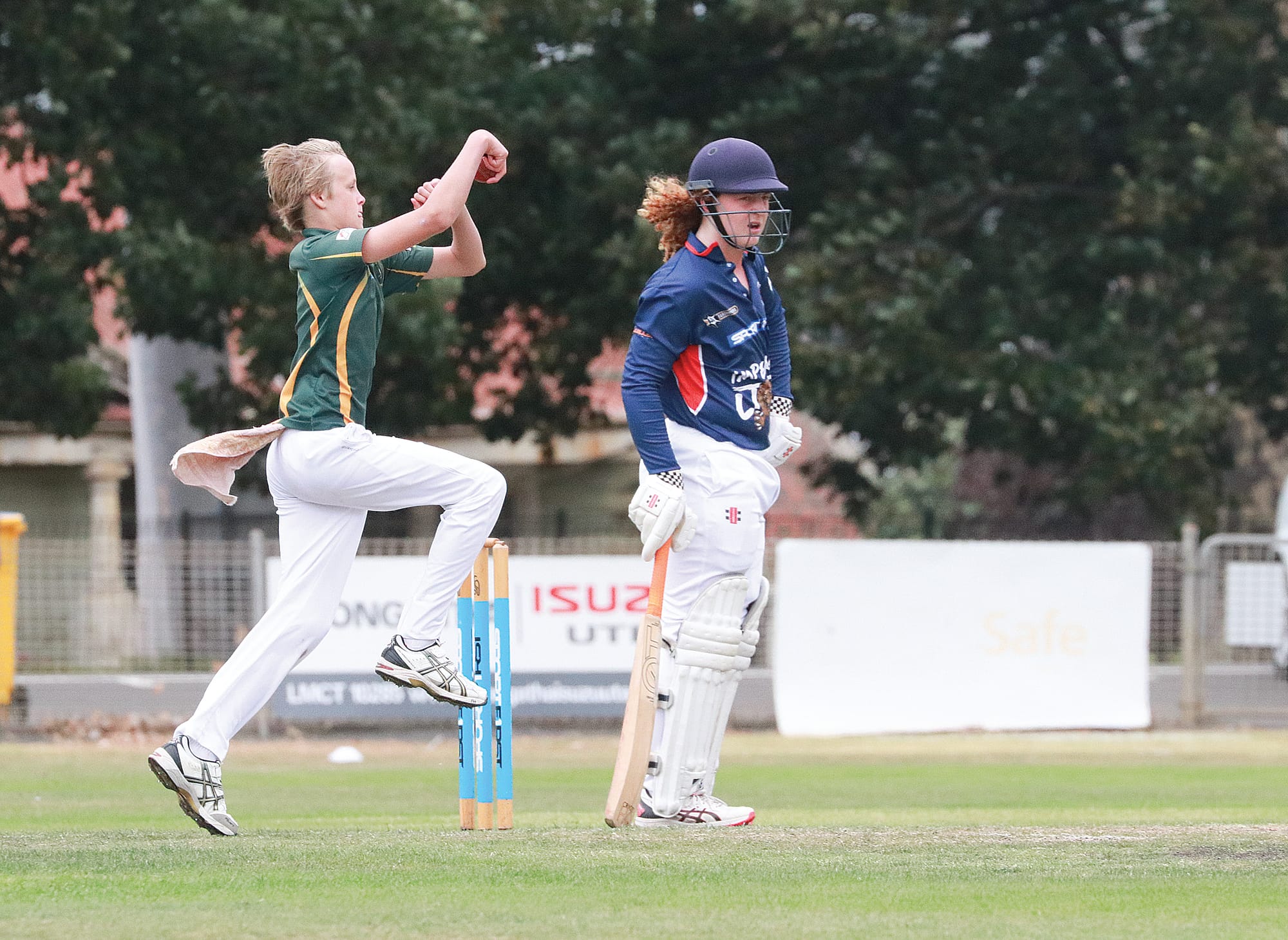 Leongatha Towns Fraser Livingstone bowling in the semi-final against imperials. Z43_1024