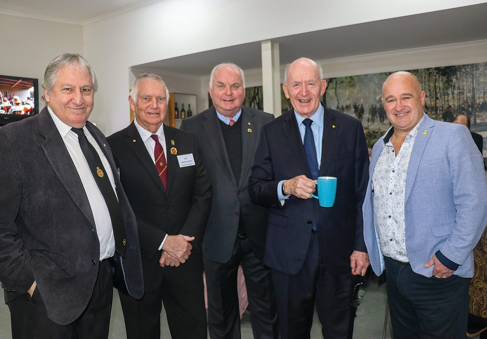 Bob Elworthy AM, John Methven OAM, and Kingsley Mundey together with General the Honourable Sir Peter Cosgrove, and Cr Brett Tessari at the National Vietnam Veterans Museum. Z40_3123