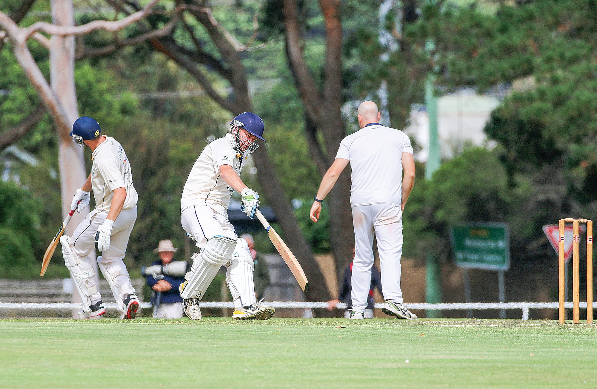 Club batters Gavin Britt and Jakeb Thomas make a few more runs, taking them to 34 and 35 runs each on the day. 