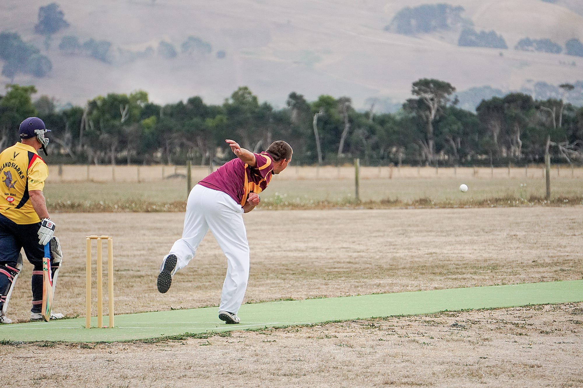 Matt Whiteside delivers a powerful one. Ns63_1125