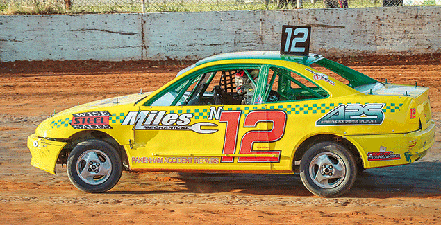 Speedway meeting brings joy to race fans
