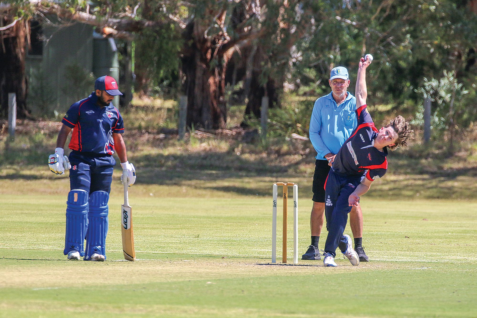 Lewis Rankin hurls it down the pitch. ob22_0325