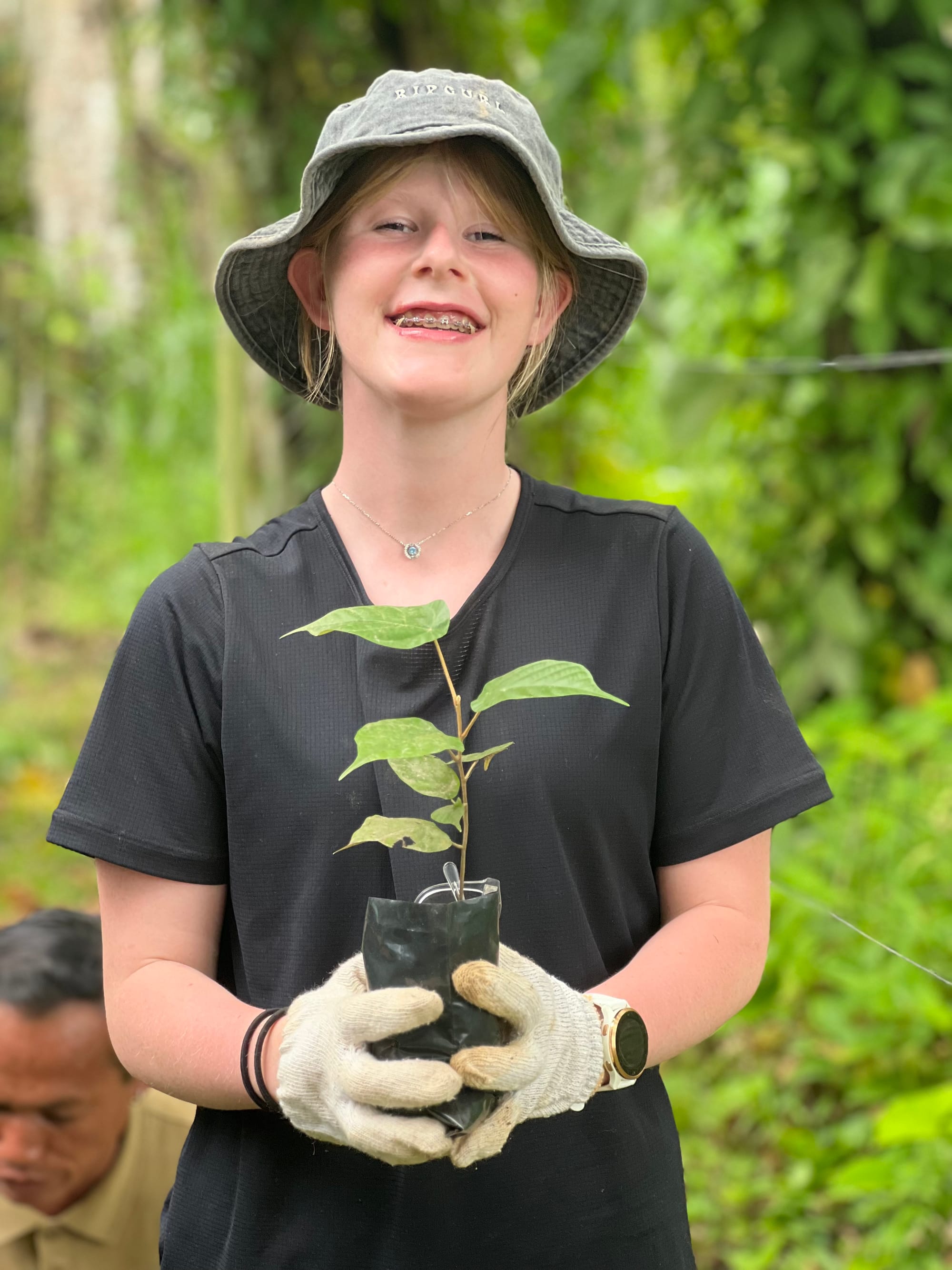 Year 10 Newhaven College student, Zoe Paterson, loved working with the team to plant thousands of plants in the Kinabatangan River rehabilitation area of Borneo.