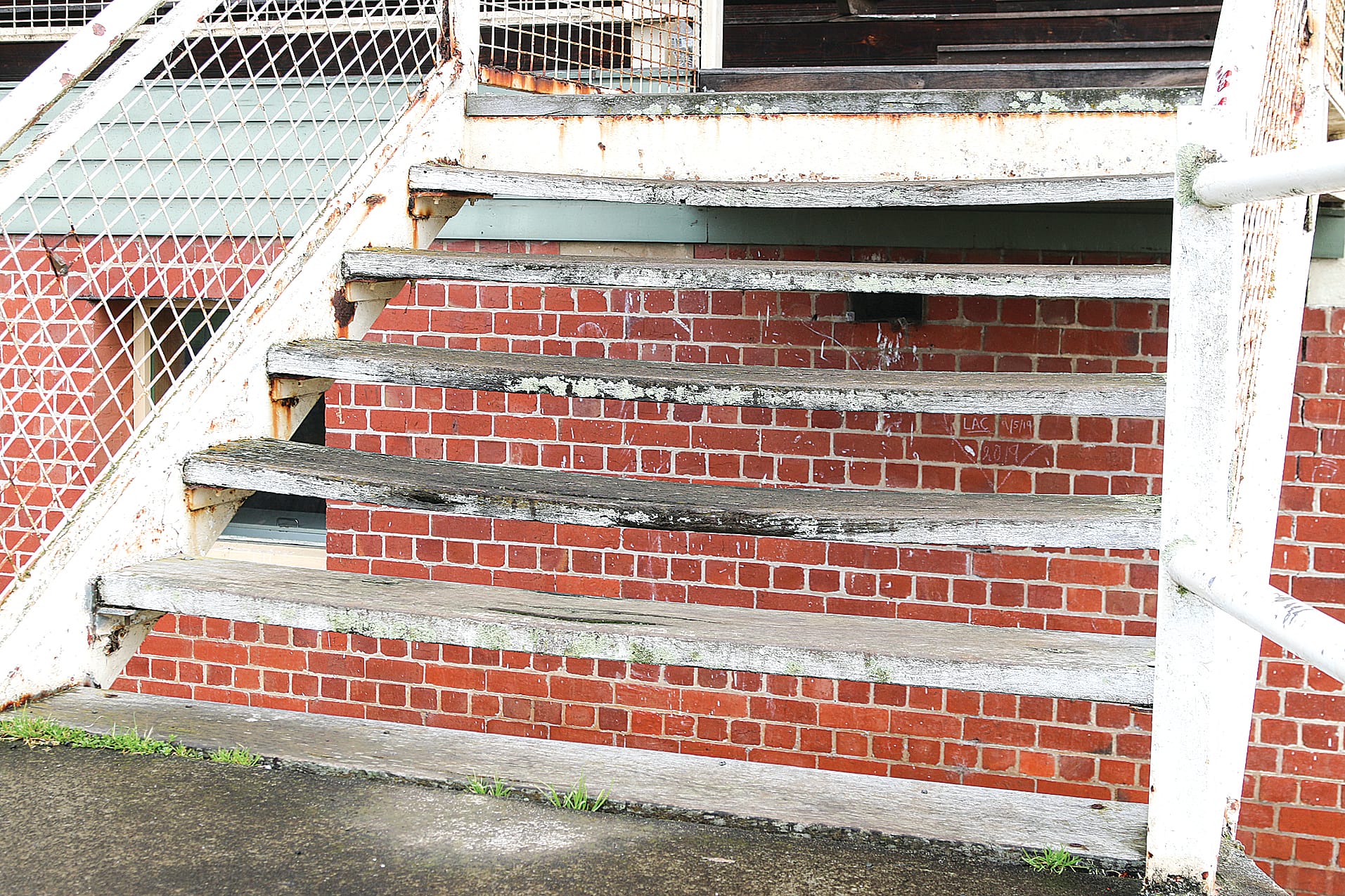 Grand old ‘Gatha stand needs some TLC