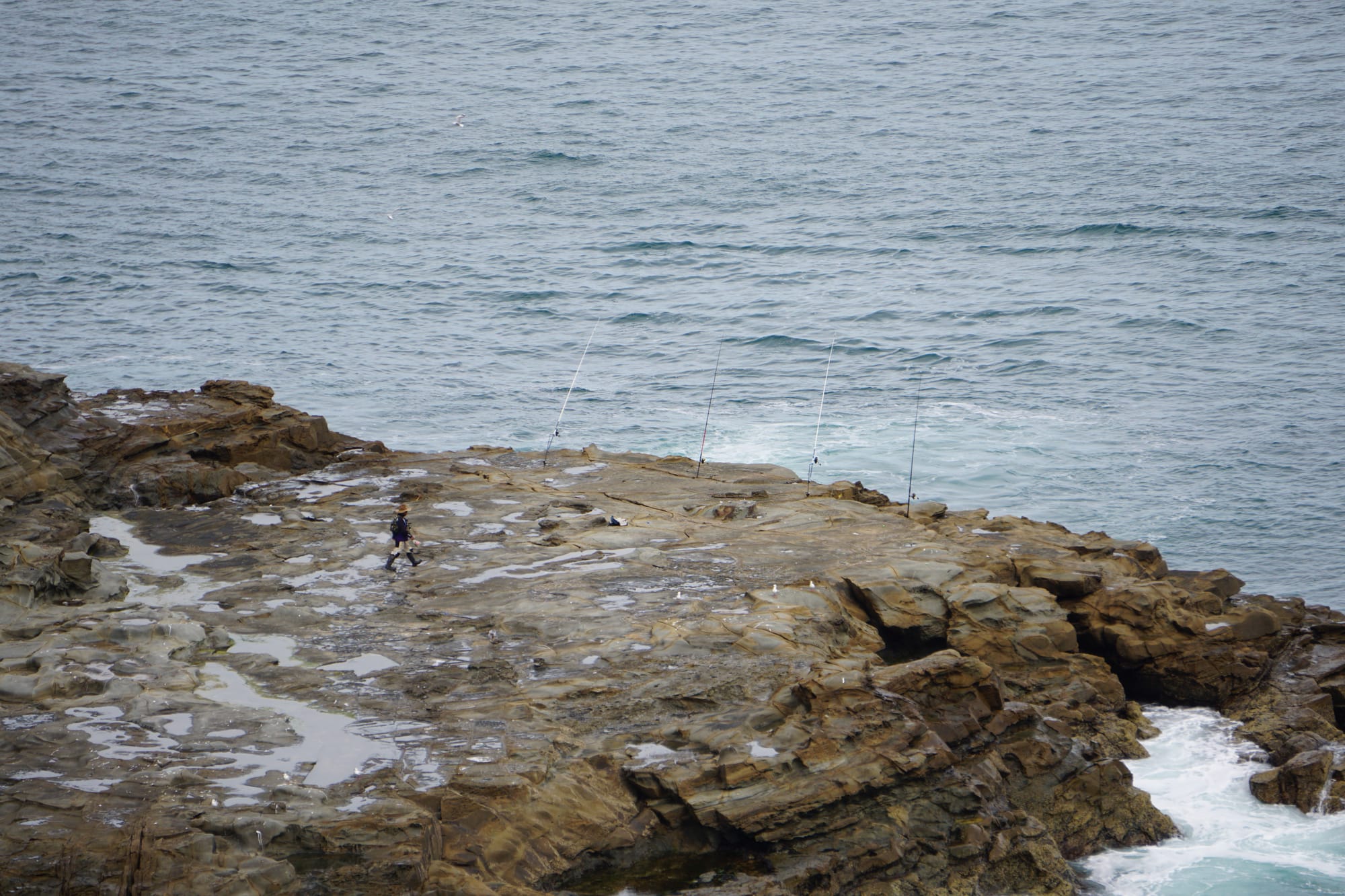 Don’t take the risk when rock fishing