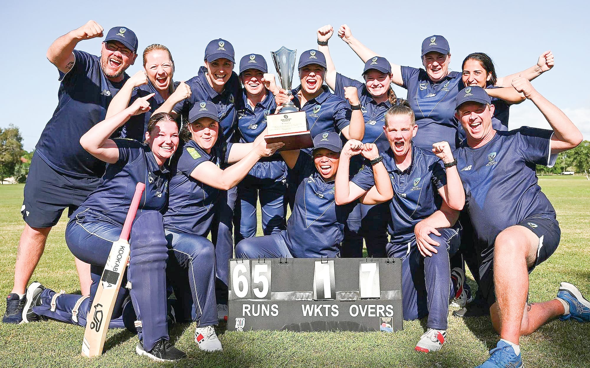 Julia Algie and the women’s premiership team. 