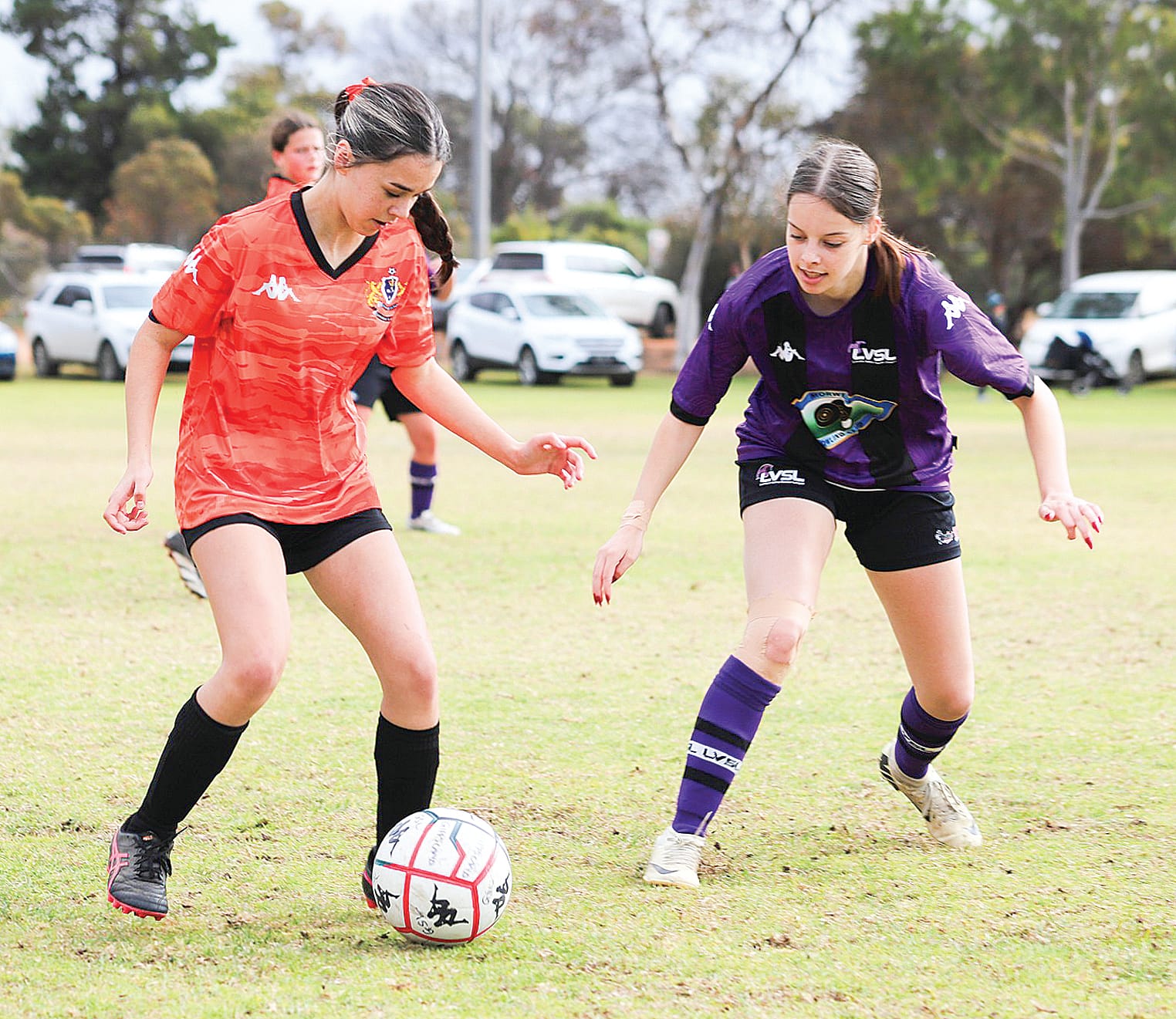 GSL U18 Girls Grace Wilkinson vs Latrobe Valley opponent.