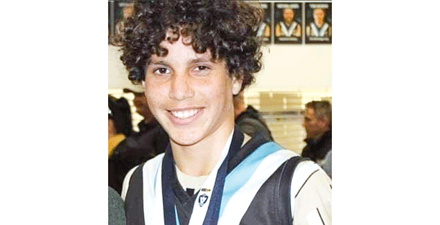 James Lewis wins best and fairest in stunning fashion