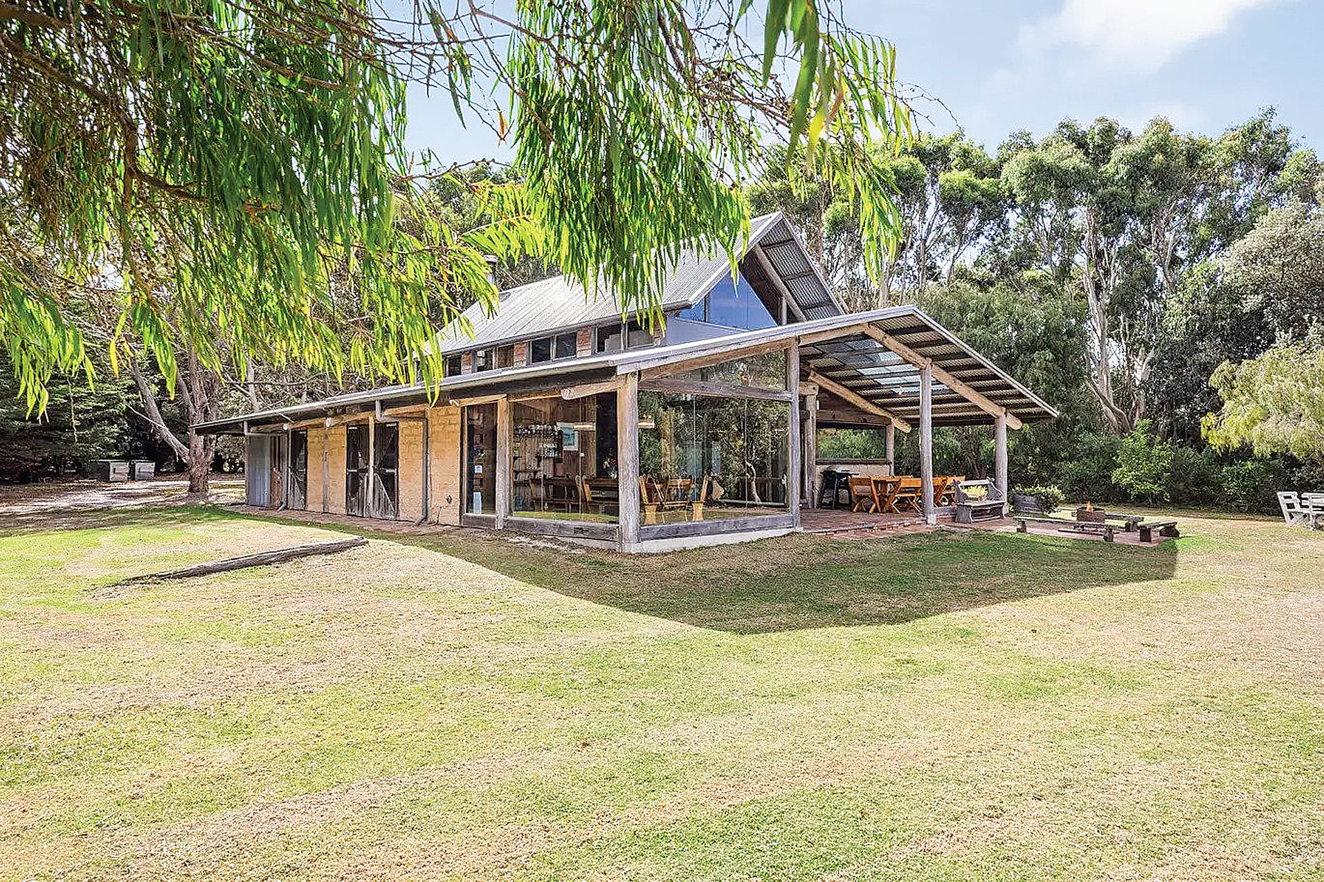 “Wirrega” - rustic coastal ambience