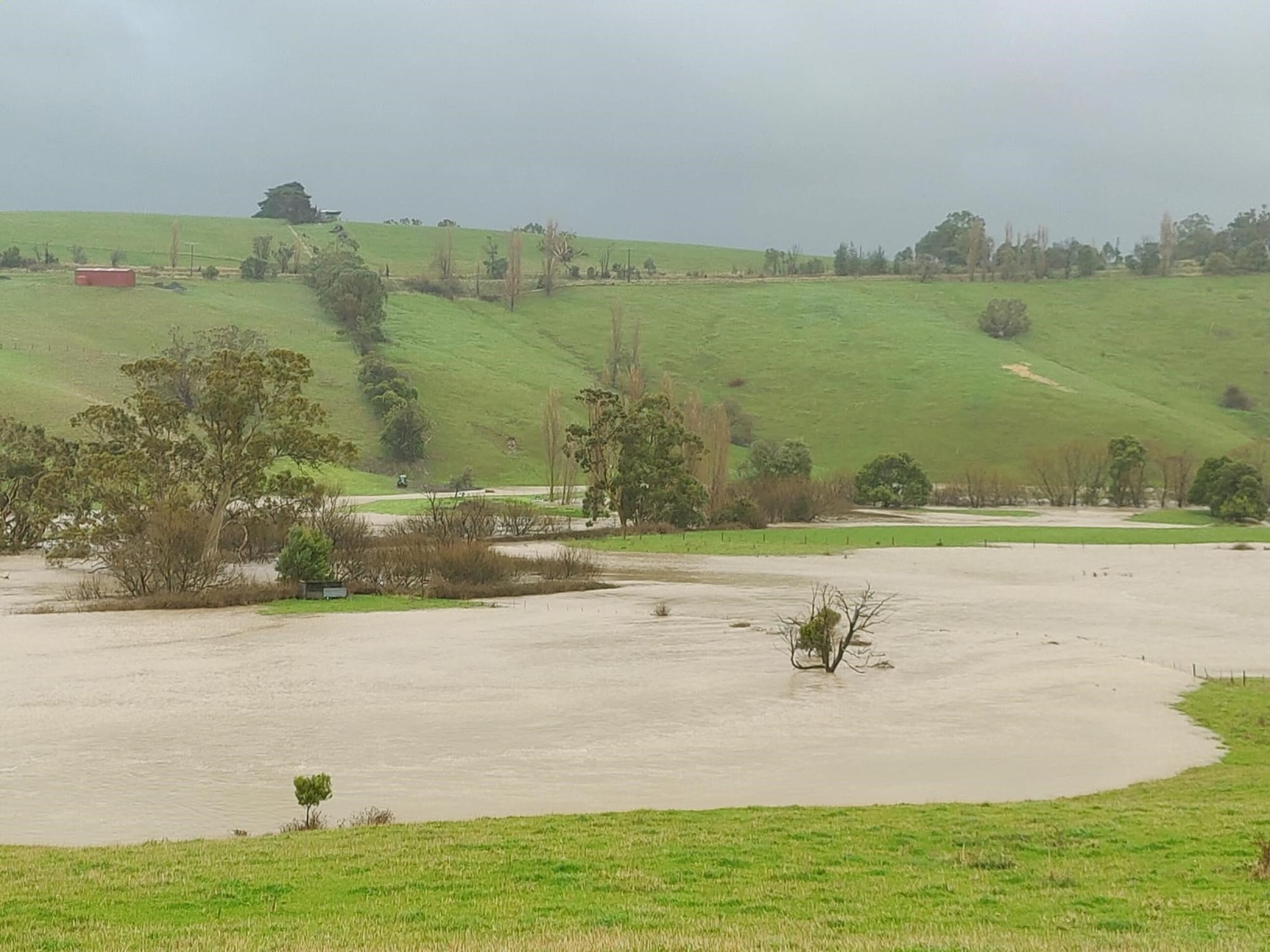 Widespread power outages in storm chaos