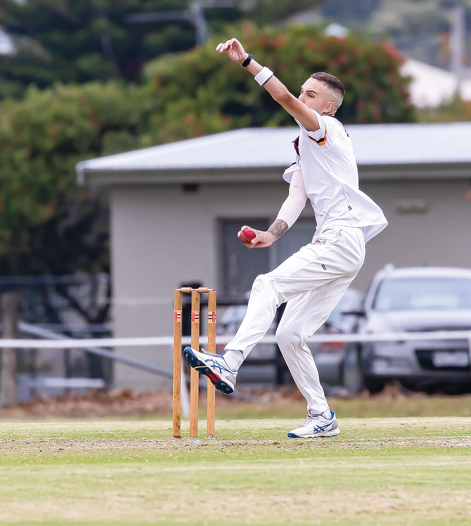 OMK’s opening bowler continued his great finals form tearing a gaping hole in the Island’s batting line up taking 4/34 off 25.4 overs. Photo: Peter Cleeland.