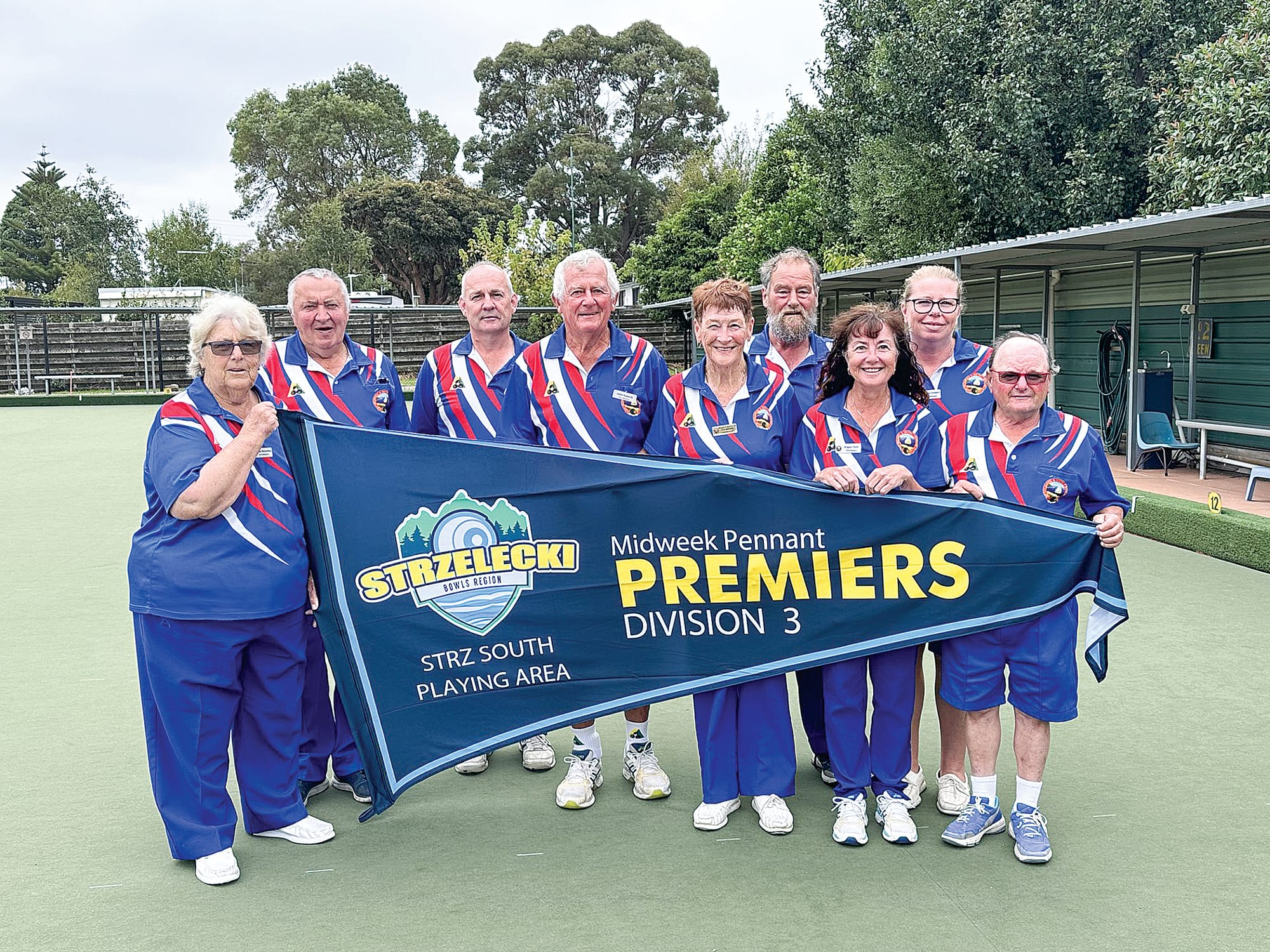 Port Welshpool Division 3 Premiers. Denise Richardson, Jim Nicholson, Matt Gallagher, John Roberts, Marg McDonnell, Trevor Vening, Angela Tisler, Belinda Crawford, Steven Green. ob15_1124
