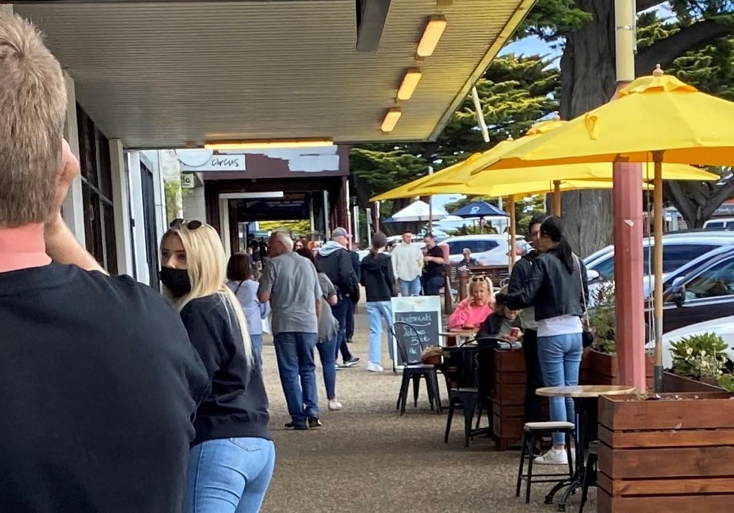 Local pubs, cafés hit by COVID staff shortages