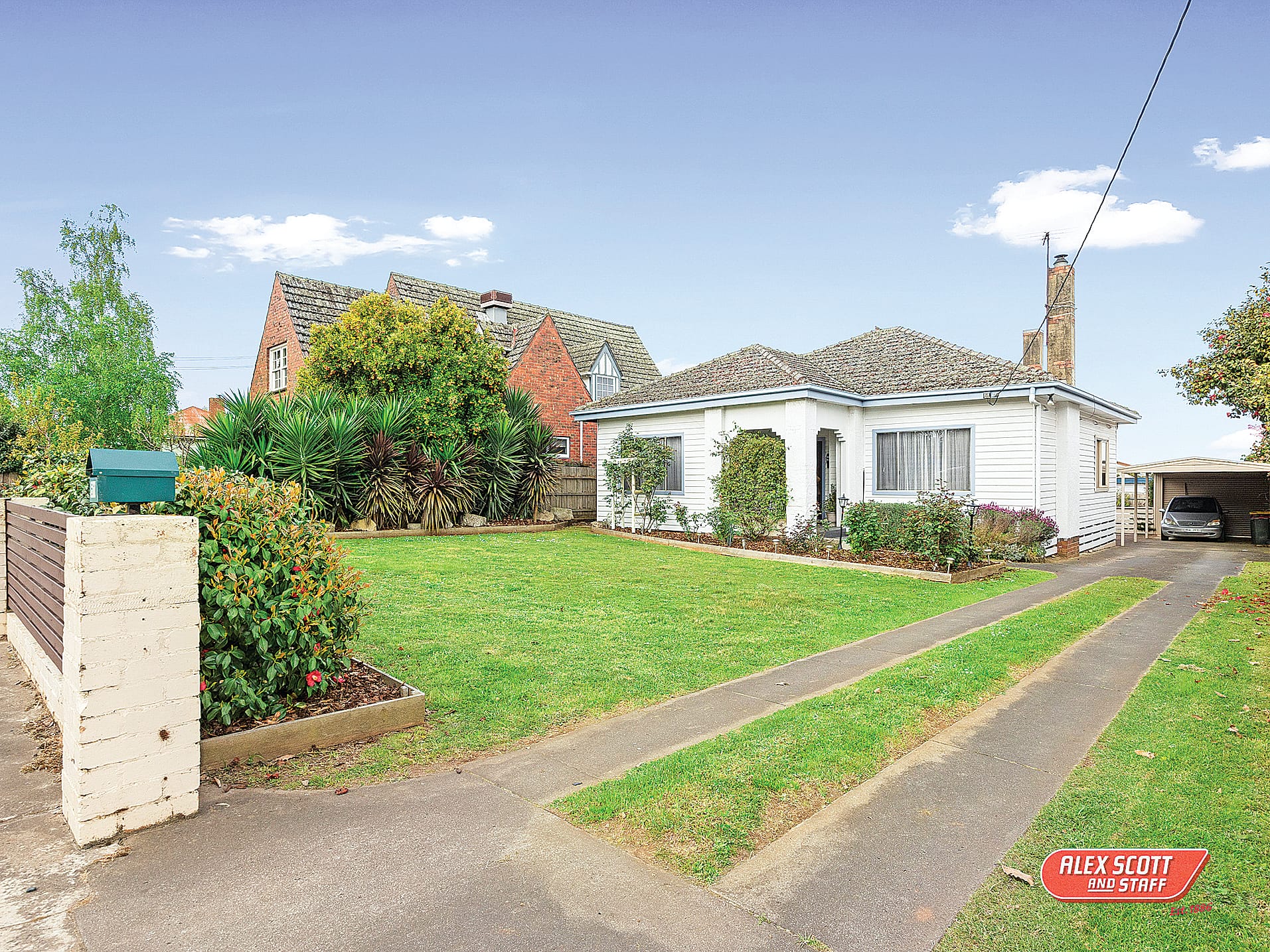 Art deco inspired home opposite the recreation reserve