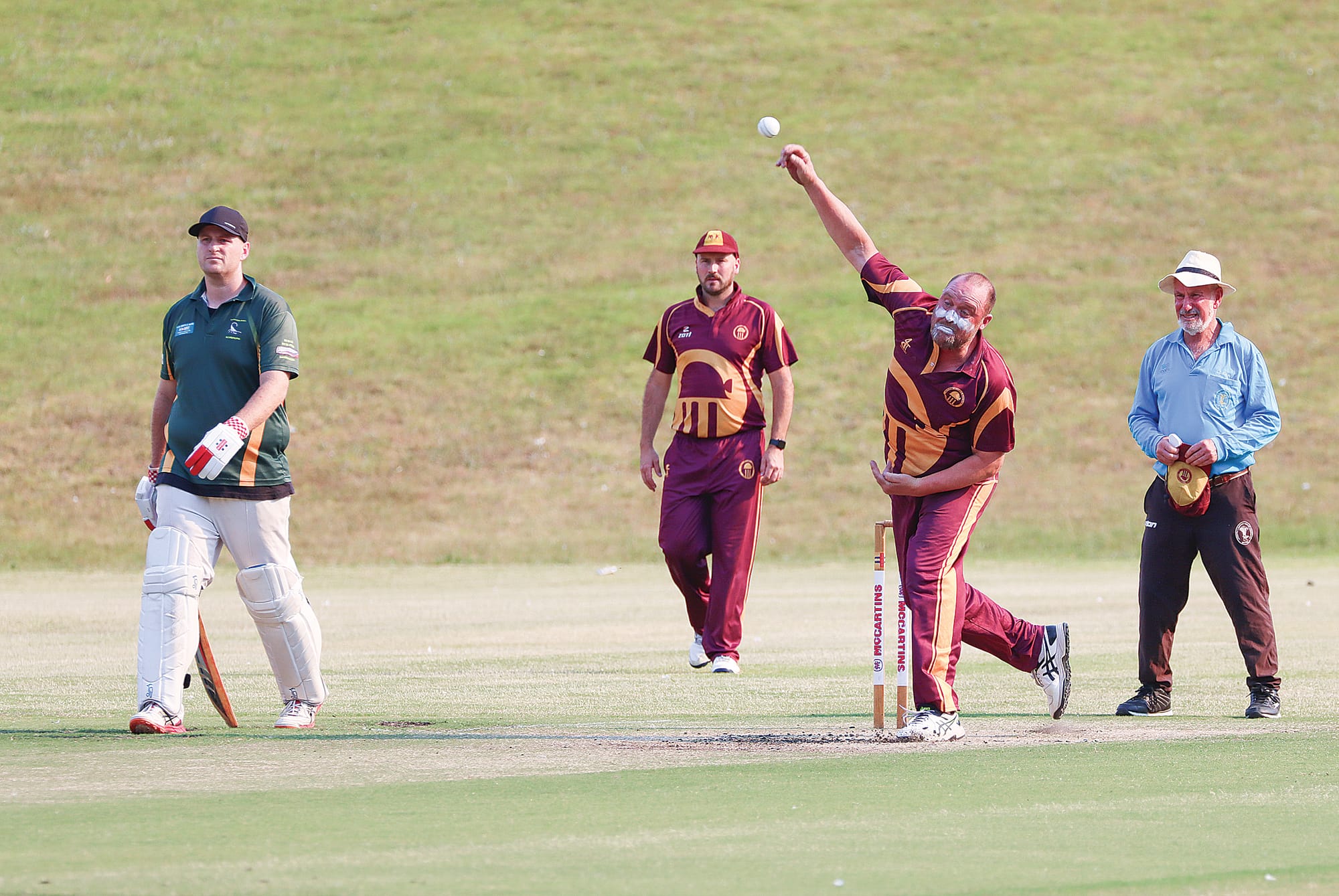 Scott Handley delivers for OMK, taking an impressive 2/6 off his four overs in the Diggers’ T20 win over Leongatha Town. A31_5224