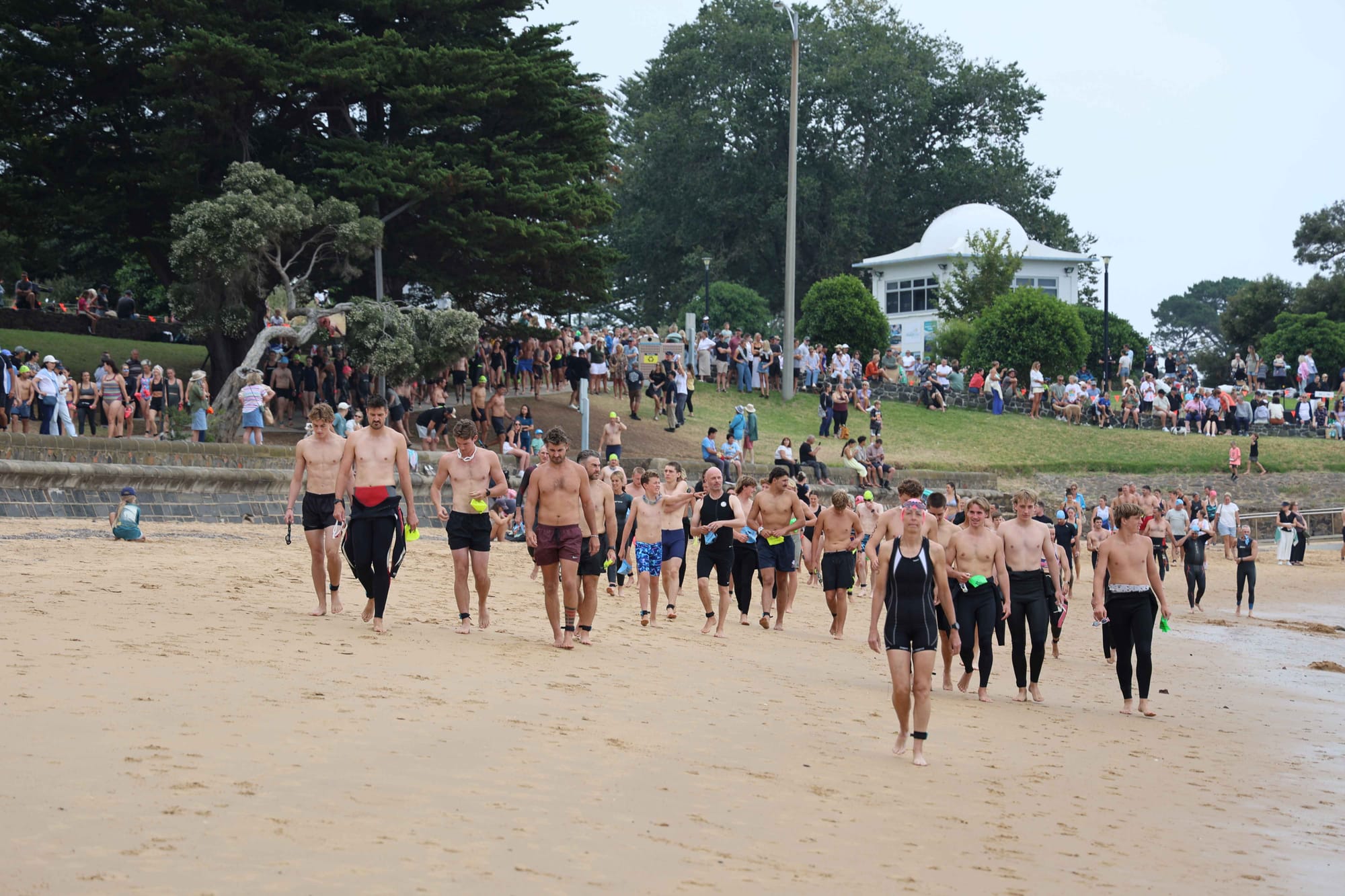 Cowes named in top 10 Australian beaches for 2025