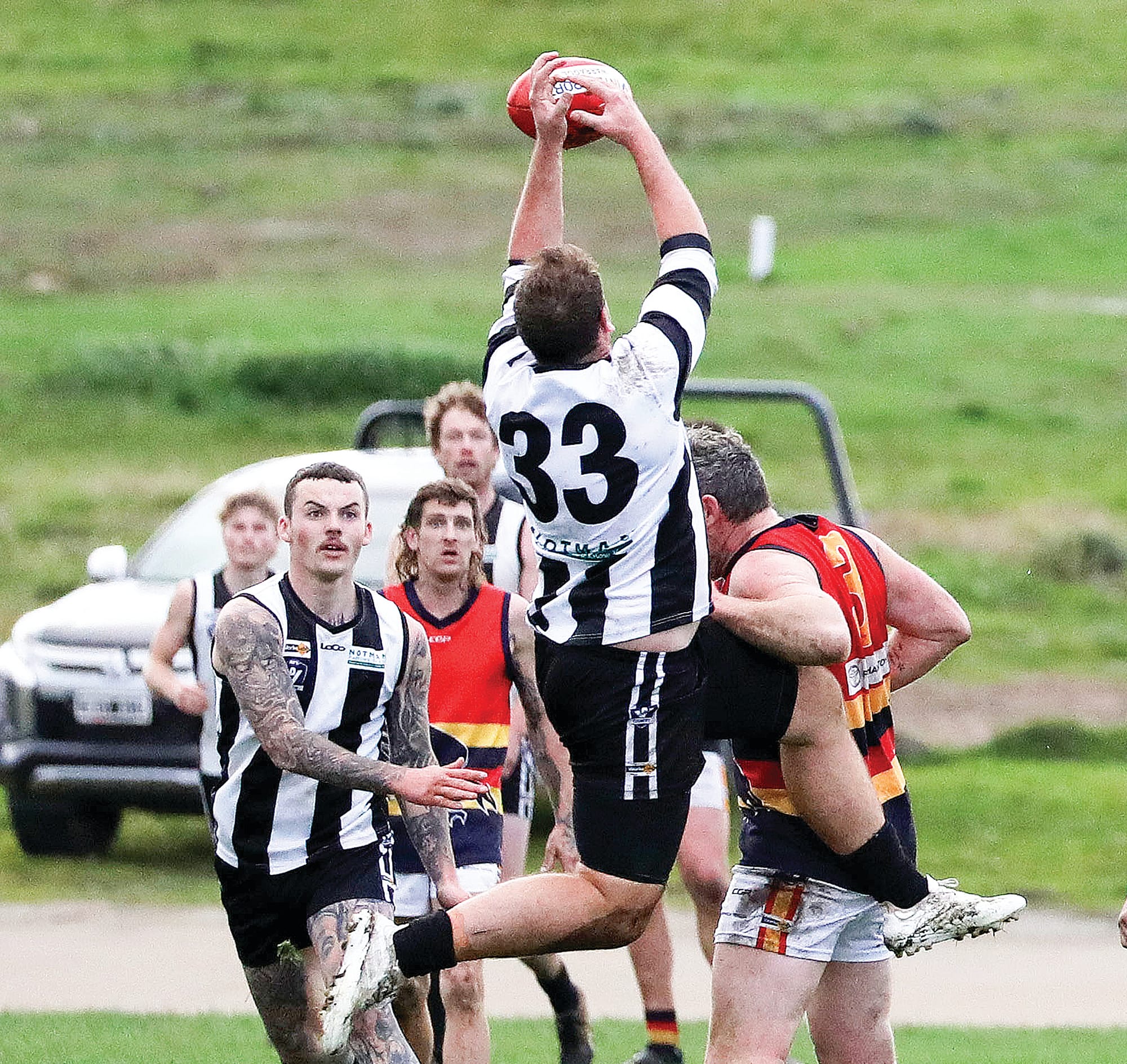 Magpies go all out to keep finals contention alive