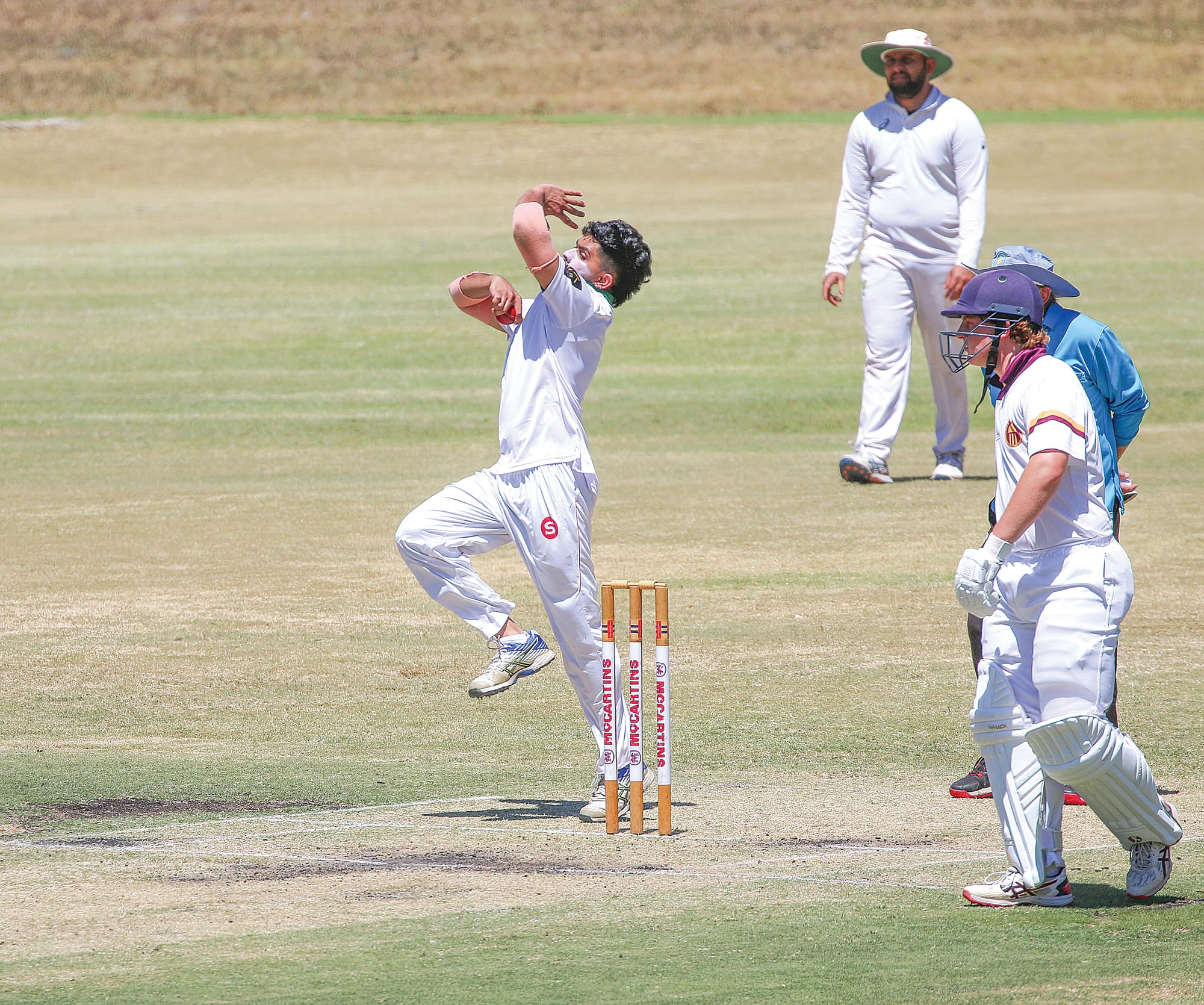 Madura Madusanka lines up Koy Brann. C33_0525