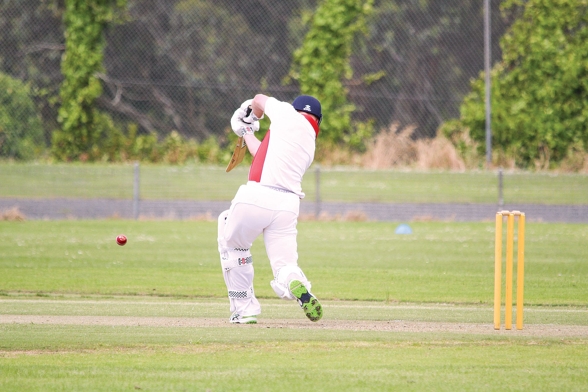 Glen Alvie skipper Lachlan Harris drives on his way to a team-high 44 at Korumburra. 