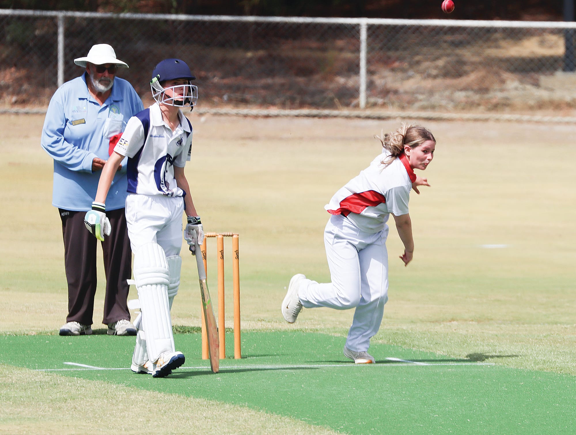 Glen Alvie bowler Lauren&nbsp;Sinclair showed some incredible bowling, finishing the day 3/17. W27_1025
