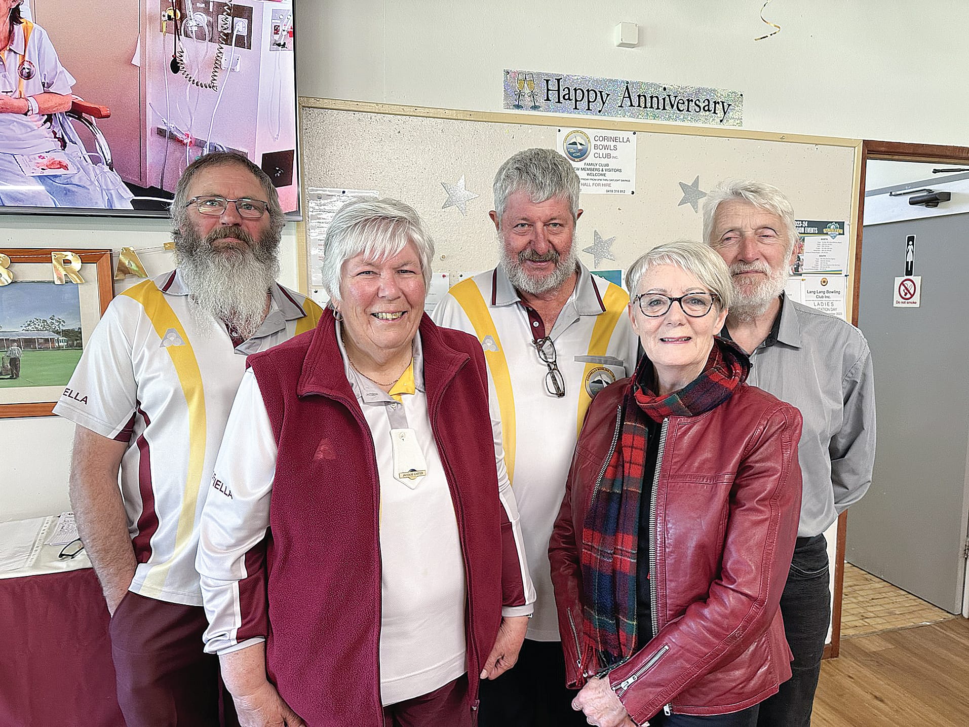 John Oats Treasurer, Jacqui Carter Secretary Dave Burzacott Vice President with Cr Clare Le Serve and Cr Geoff Ellis, celebrating the Corinella Bowling Clubs 50th Anniversary. ob27_4123