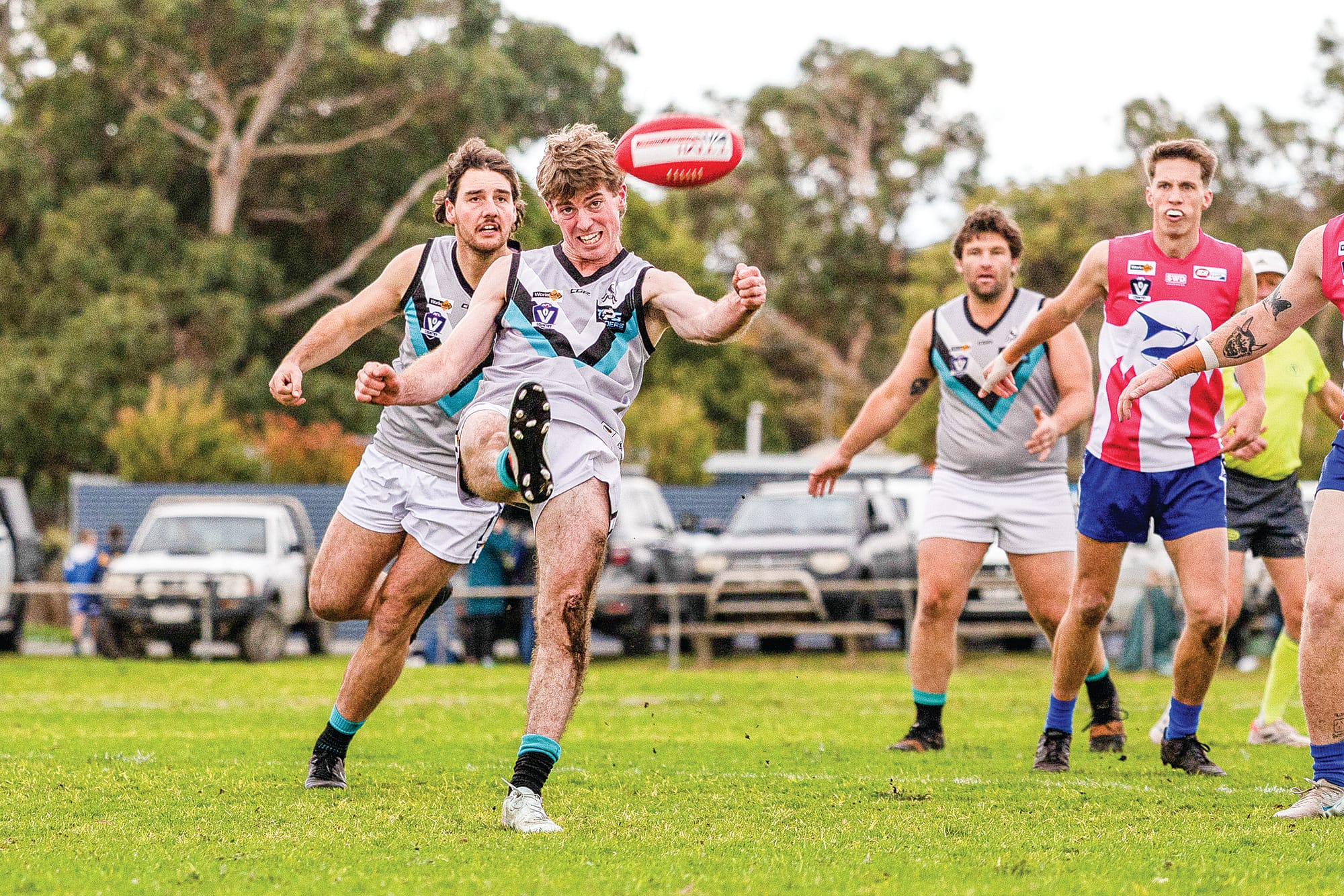 A beautiful kick by Lachlan Marr for Toora in their narrow win against the Sharks. Photos: Bec Casey Sports Photography.