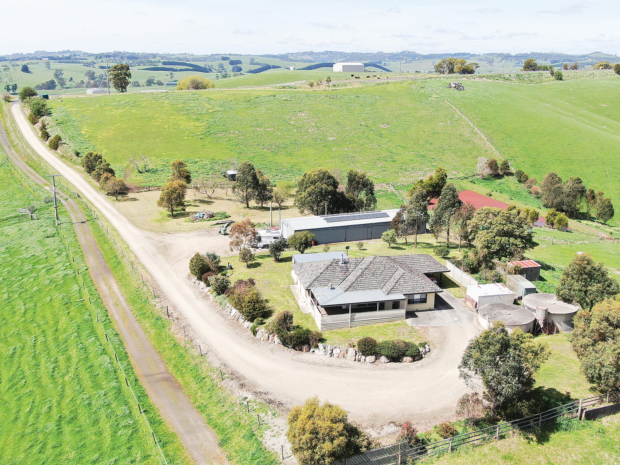 Country lifestyle with space, views and convenience