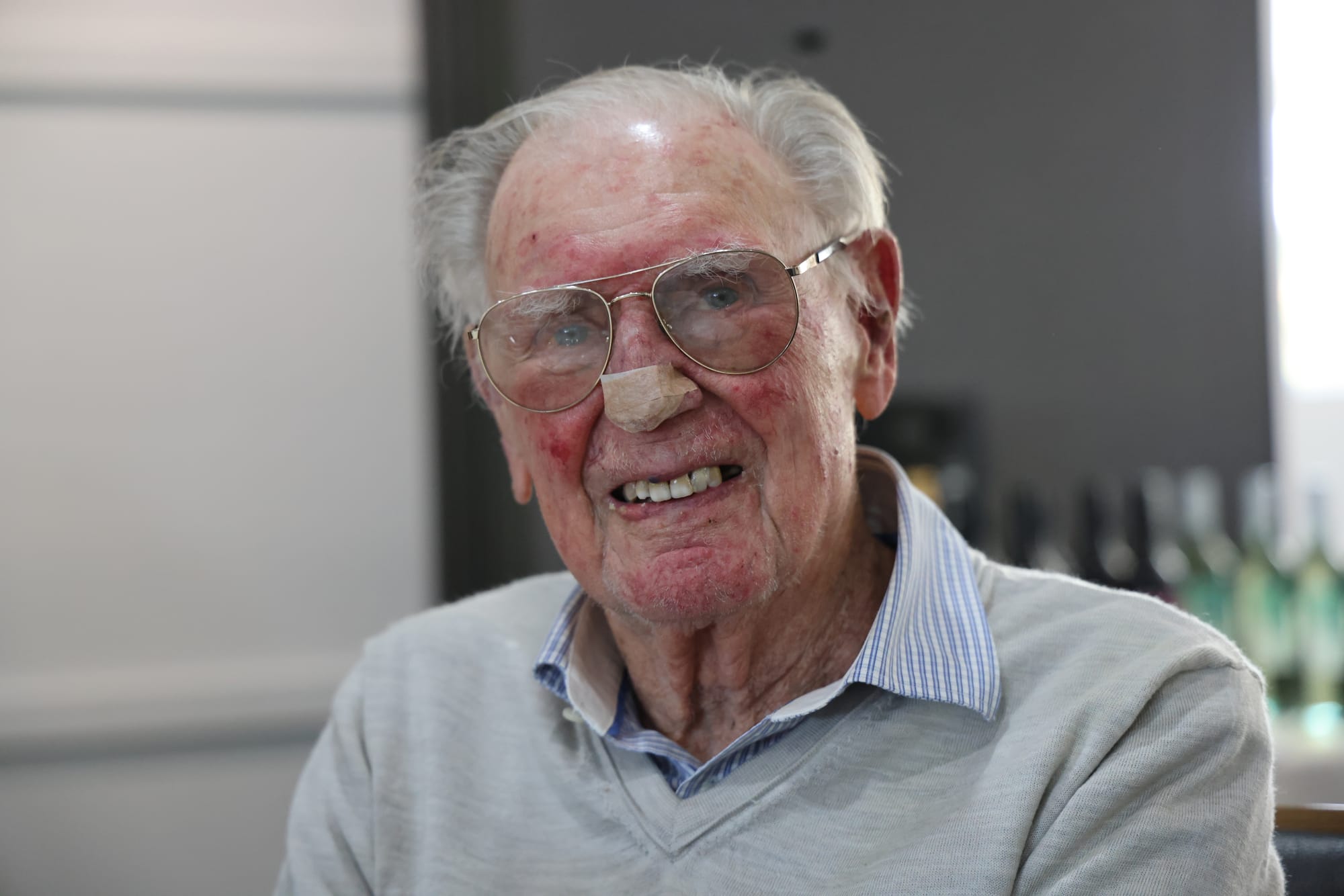 Former world number 1 Australian tennis player and long-time golfer Sir Frank Sedgman AO celebrating the 75th Anniversary of the Phillip Island Golf Club. B81_4625