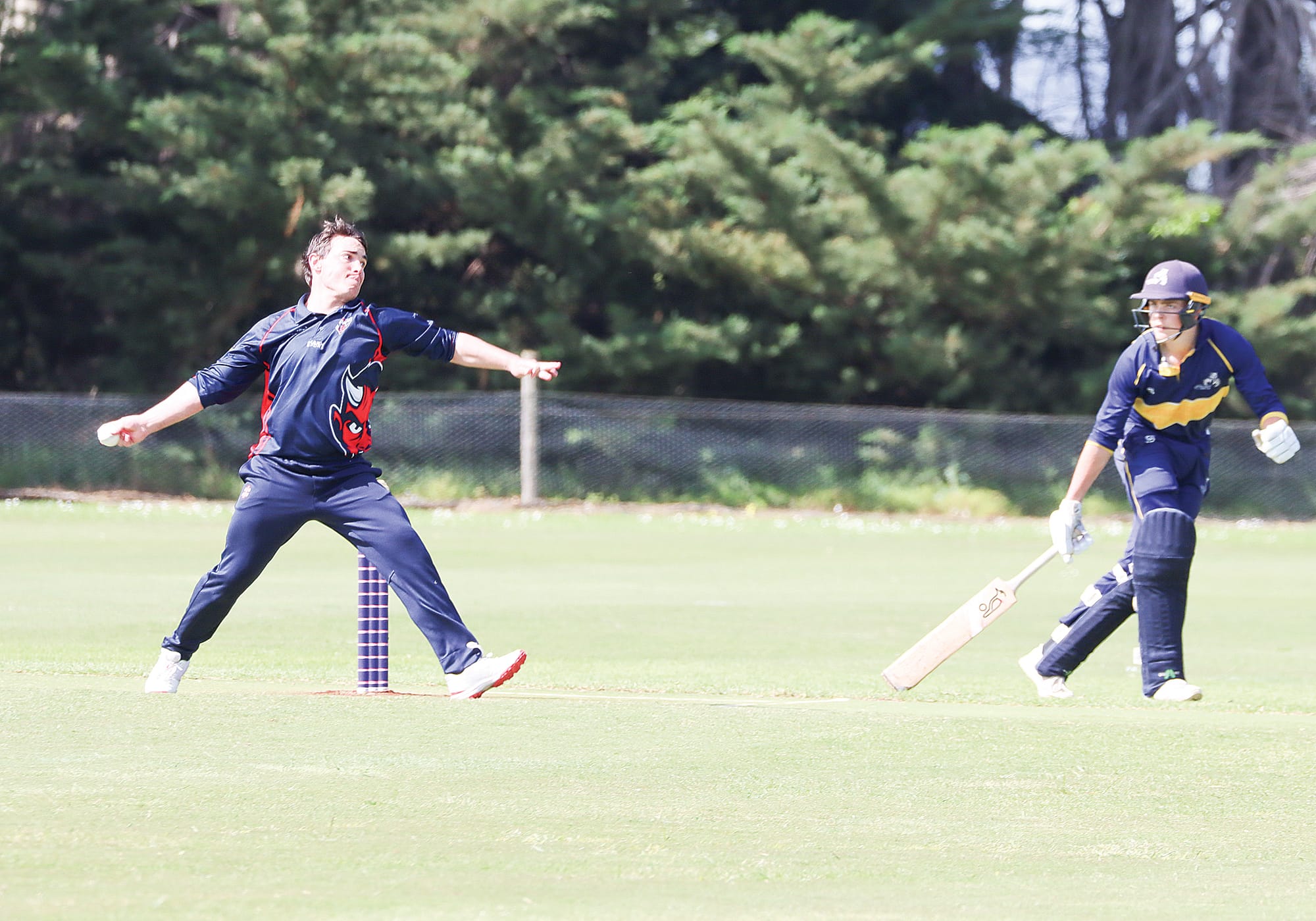 Max Murray delivers for MDU, proving expensive but taking a couple of wickets. A41_4225