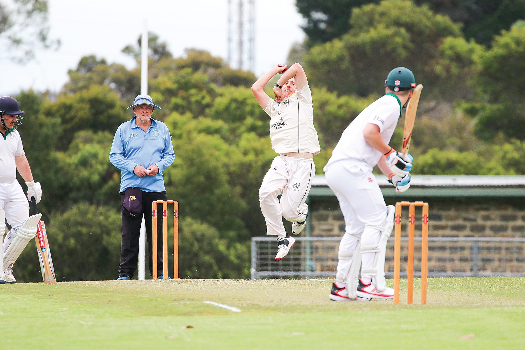 Wonthaggi Club’s Fraser West sends one down to Leongatha Town’s Max Carter in A1. Tk18_4725