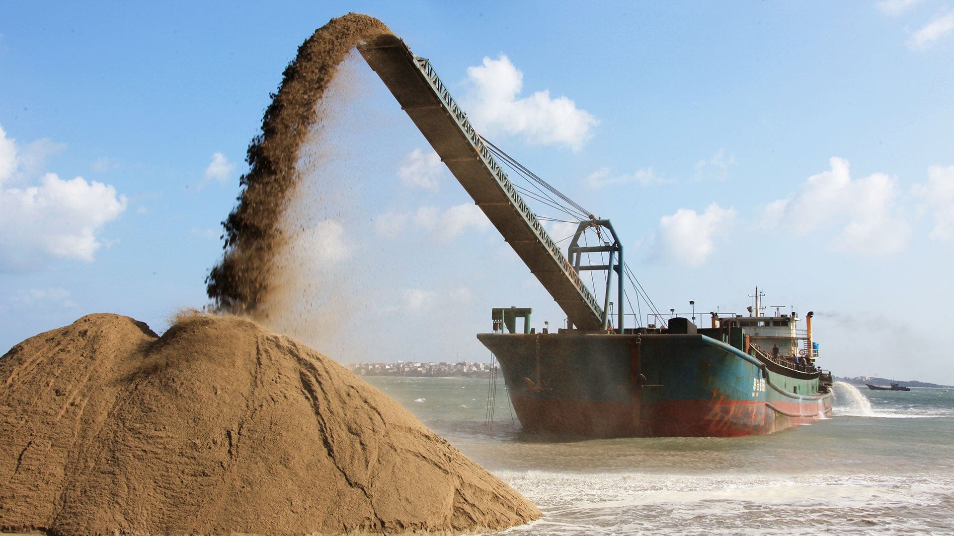 Inverloch dredge watch: Arrival delayed to next week