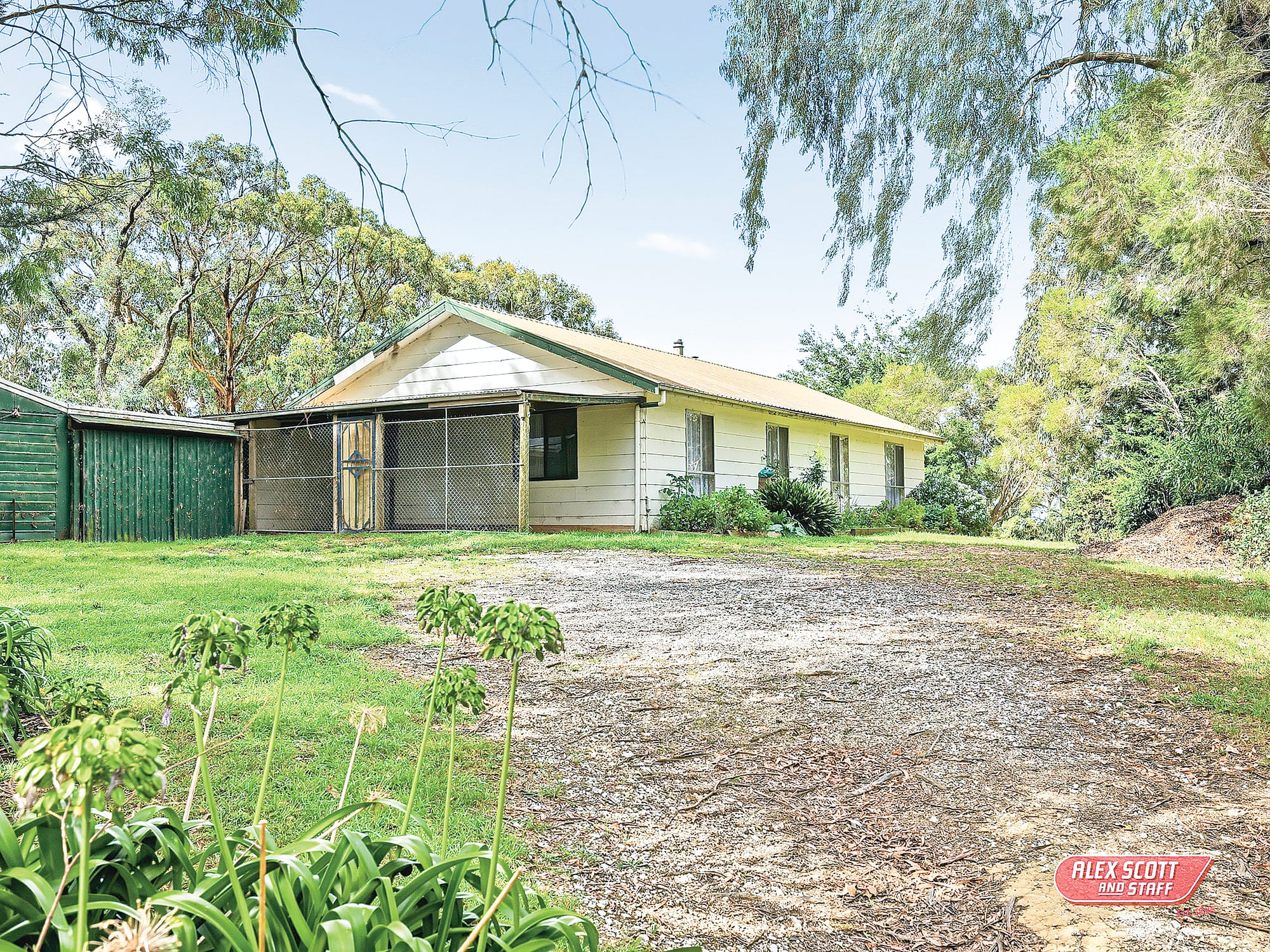 Rural retreat walking distance to Foster