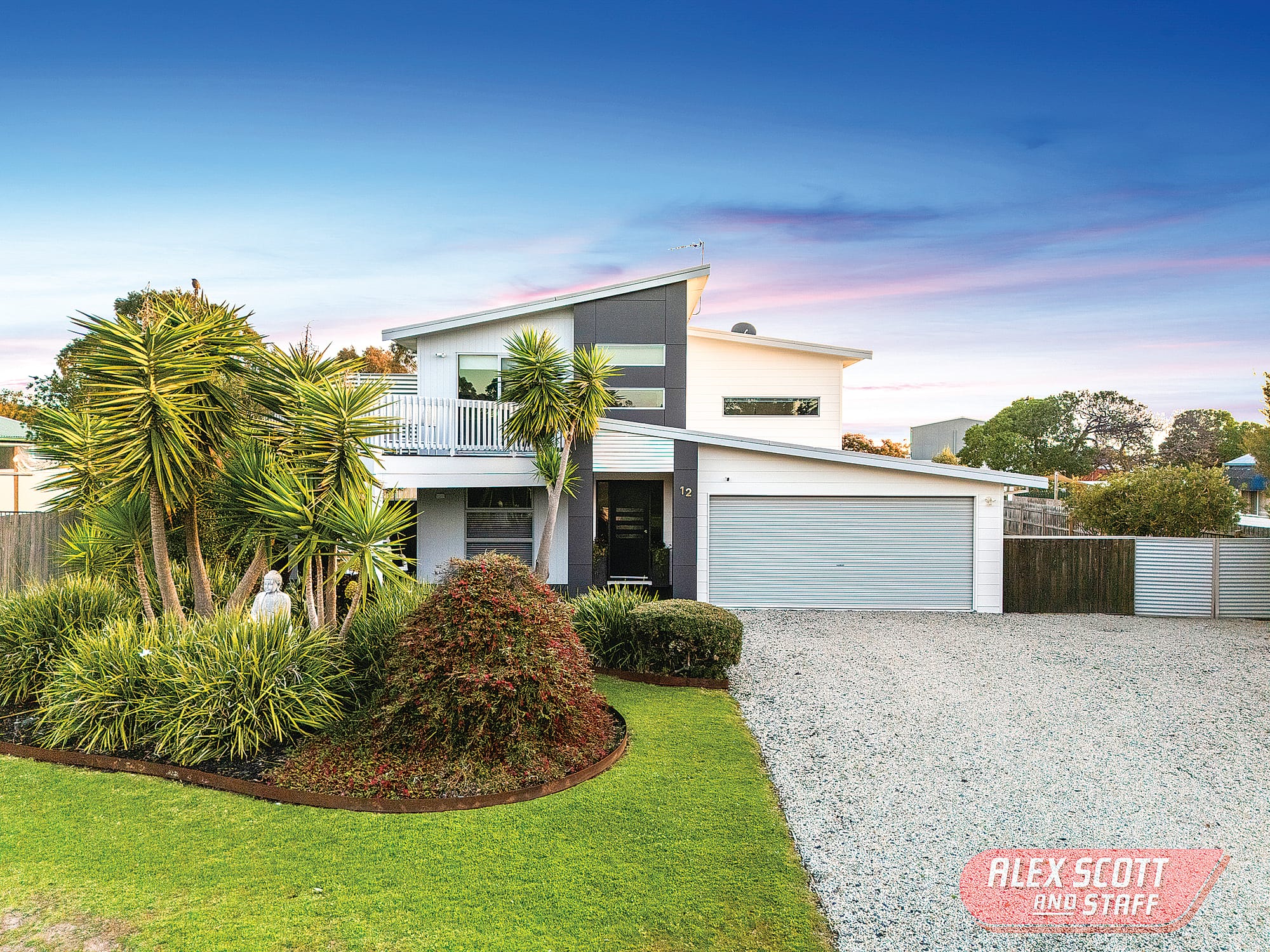 Coastal family home with bay views and a stroll to the sand
