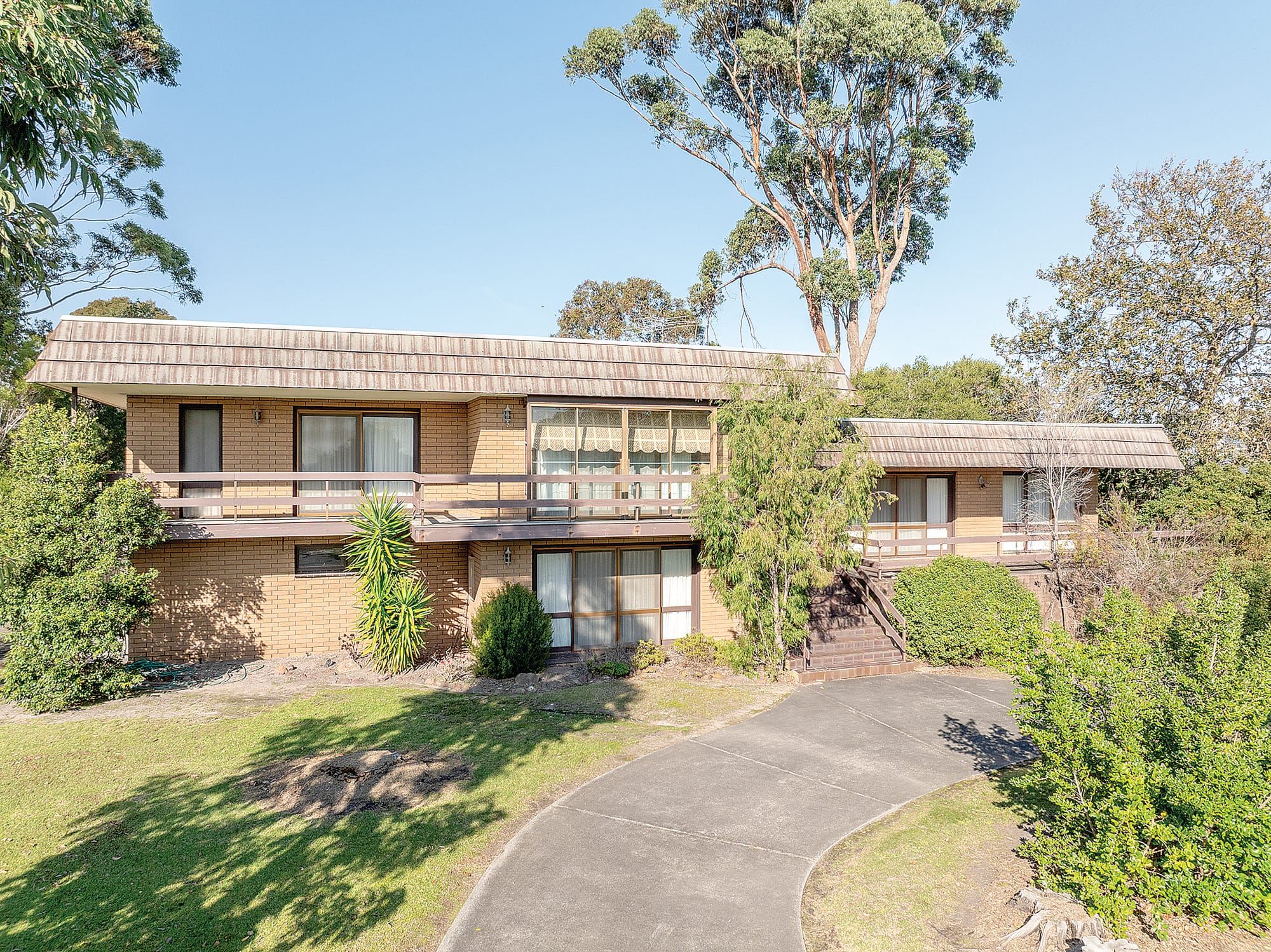 Retro Kingston Road home on a huge North Wonthaggi corner block