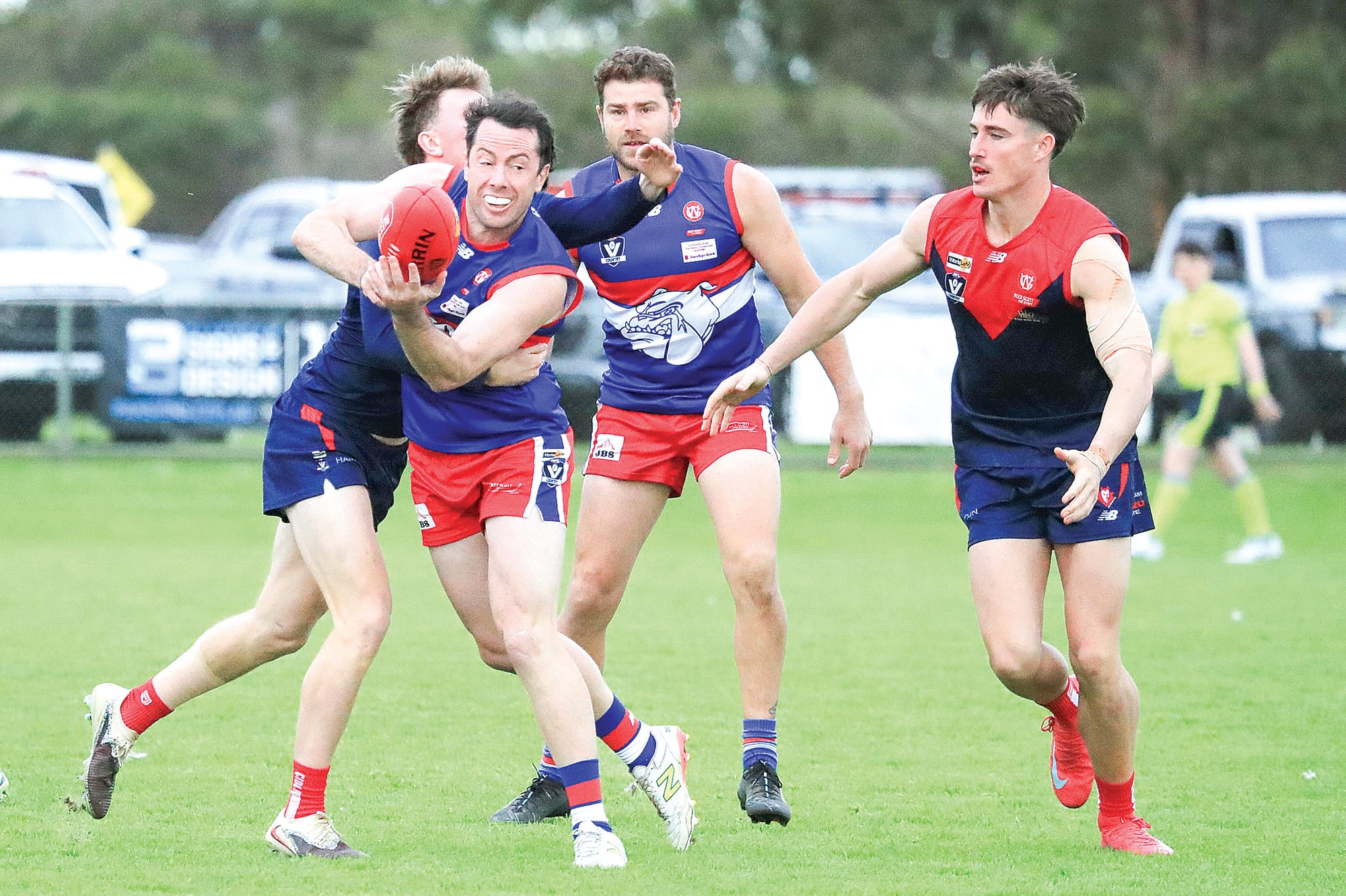 Late surge stops the Bulldogs