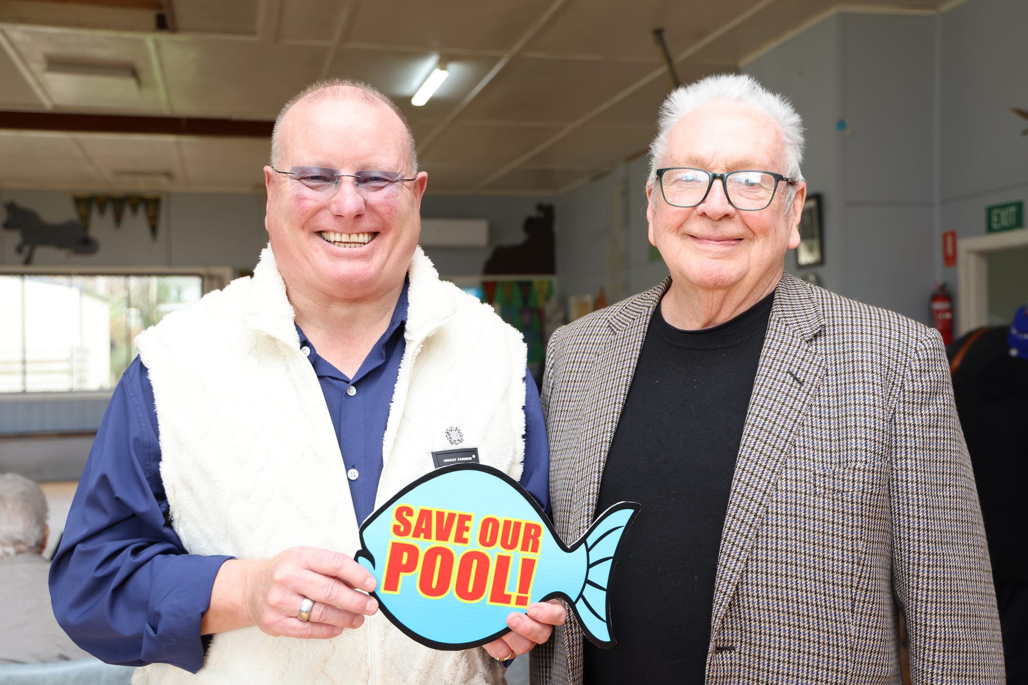 Korumburra rallies to keep local pool with Blue Fish project