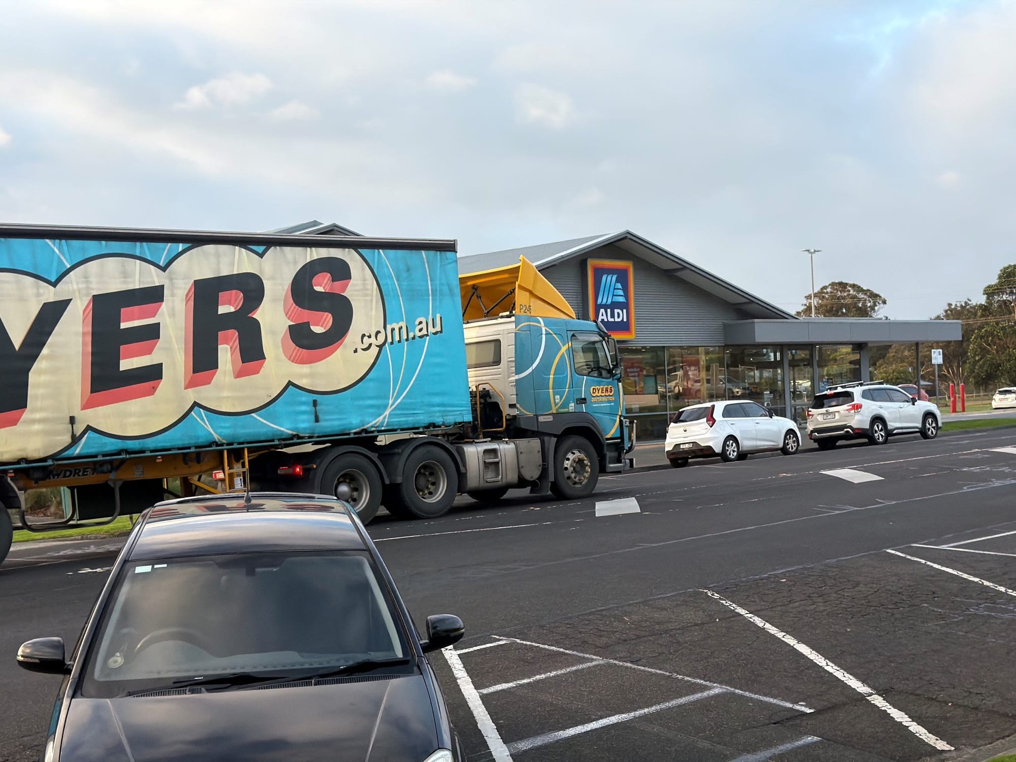 Traffic chaos avoided – Council listens to Murray Street traders