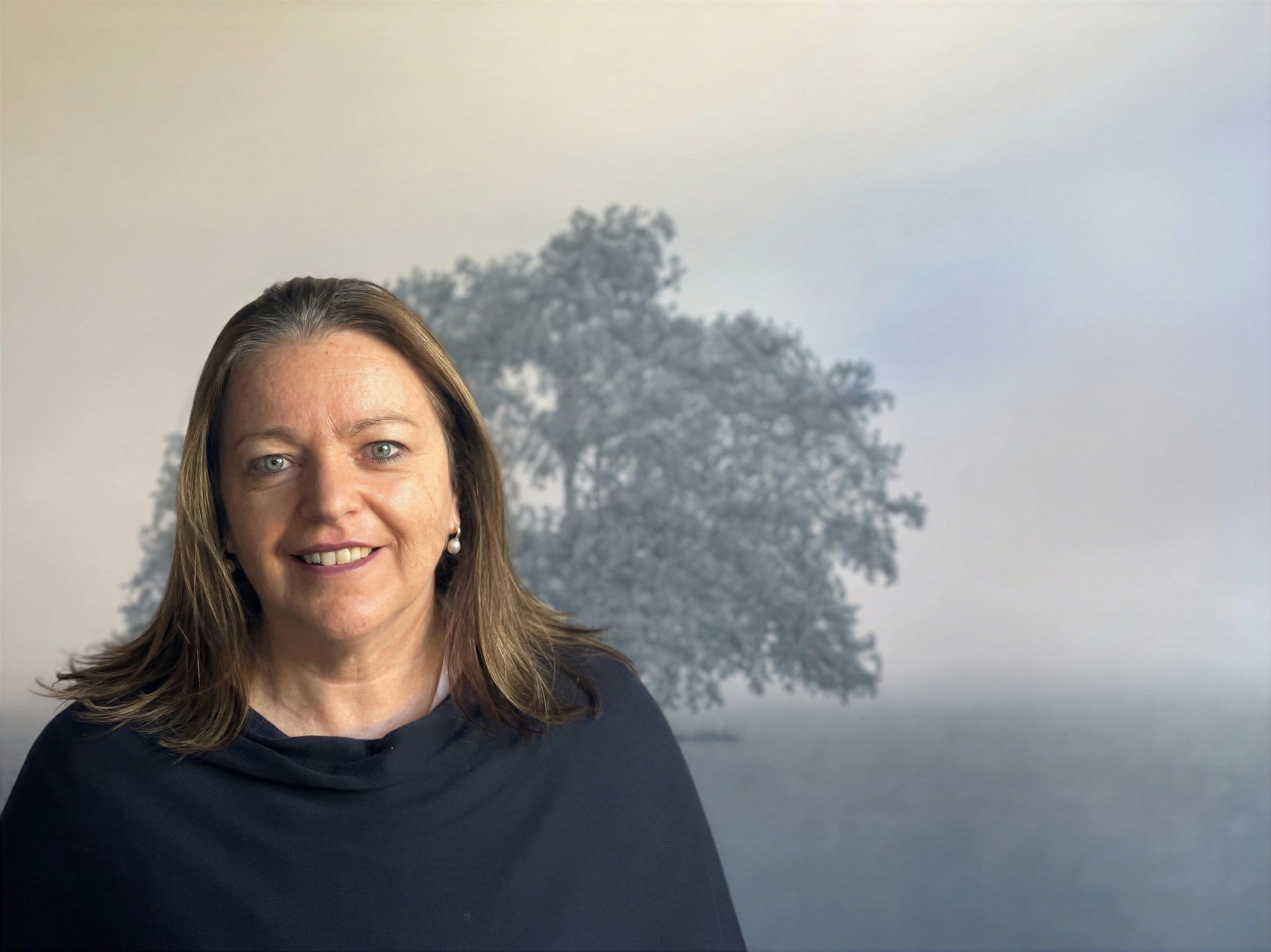Wynne Prize finalist brings the quiet light of home to Inverloch