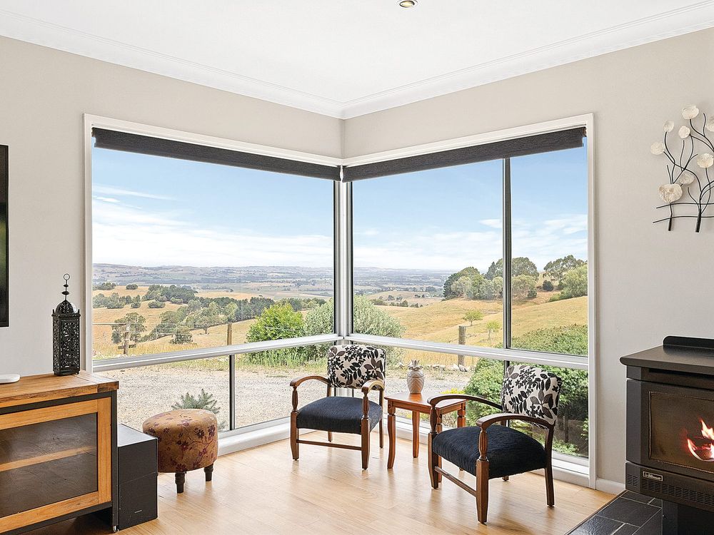 Impressive lifestyle property with amazing rural views! post image