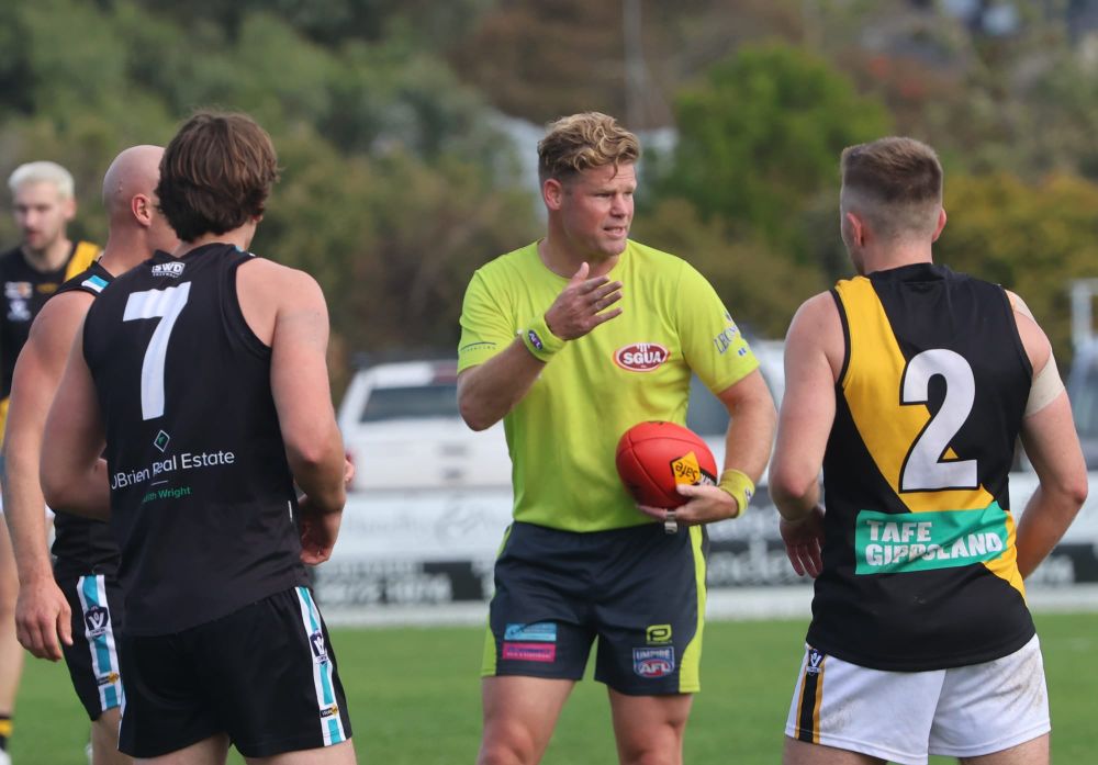 Umpire Jesse Boyd runs out for 300 games today post image
