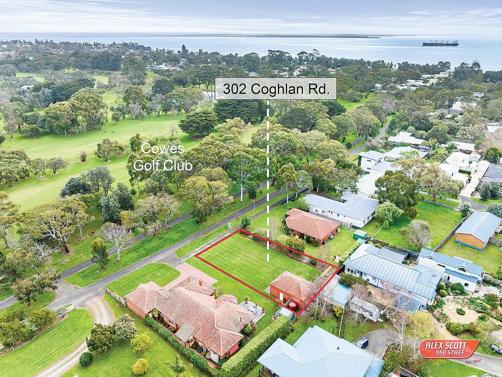 Blank canvas in walking distance to Silverleaves Beach post image
