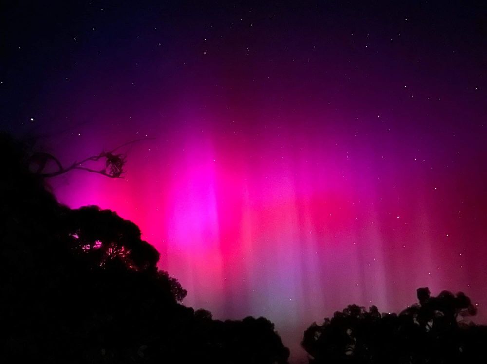 Early morning light show stuns Inverloch farmers post image