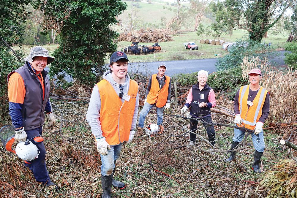 BlazeAid team happy to help in Mirboo North post image