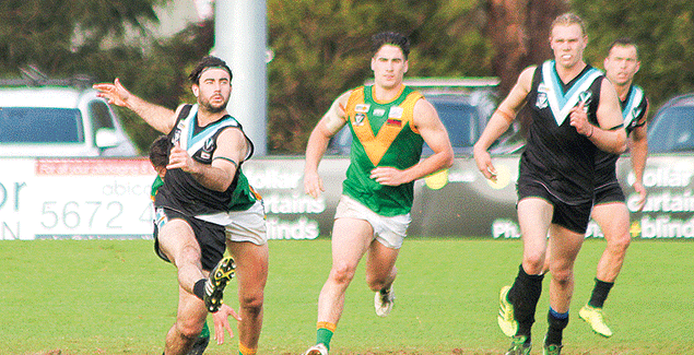 ‘Local Footy’ names top 21 in Gippy League post image