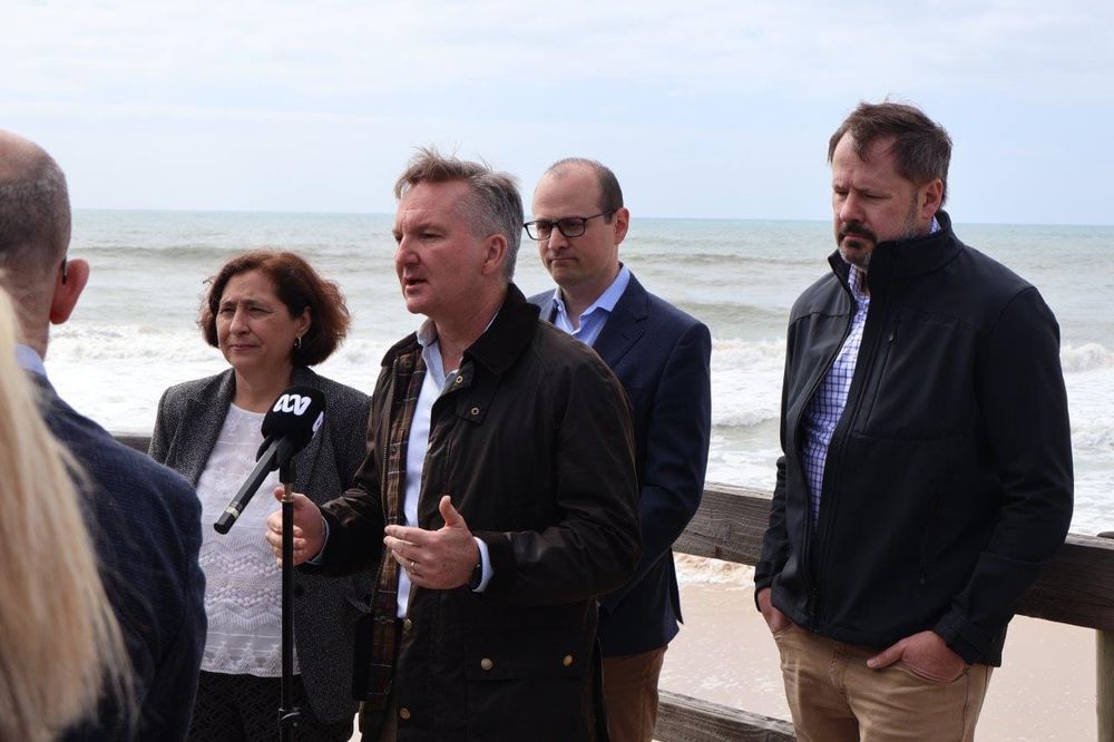 Minister Bowen here to give turbines the green light post image