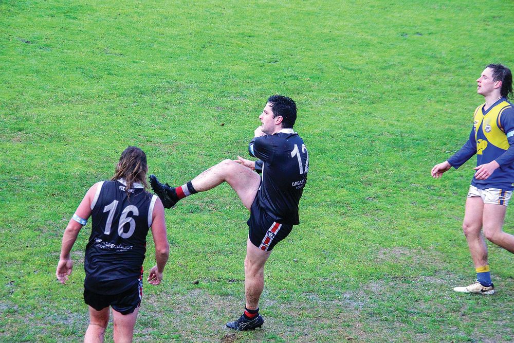 Eagles flex their muscle post image