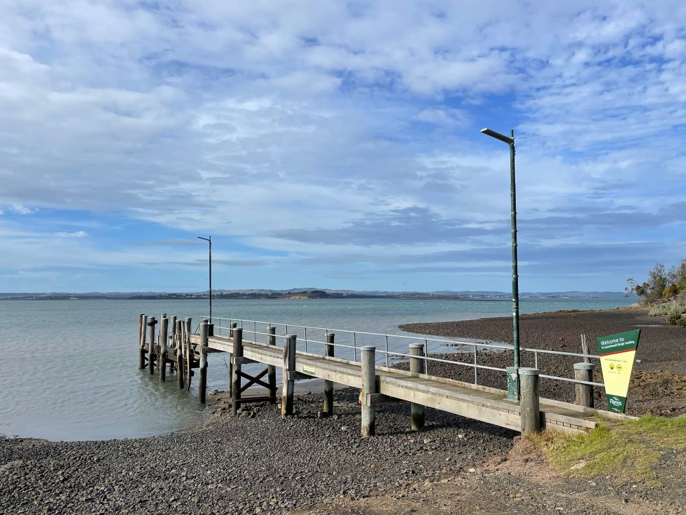 Calling for a year-round barge service to Point Leschenault Jetty on French Island post image